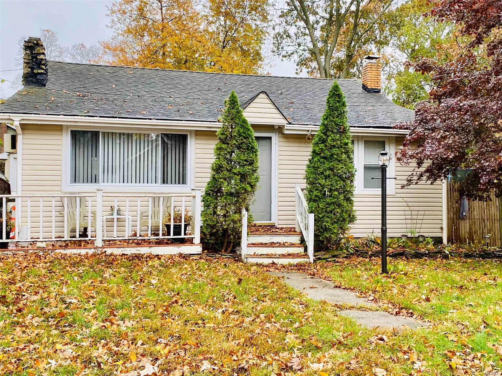 #1 photo, 24 Oak Street, מחוז סאפוק Lake Grove , NY 11755