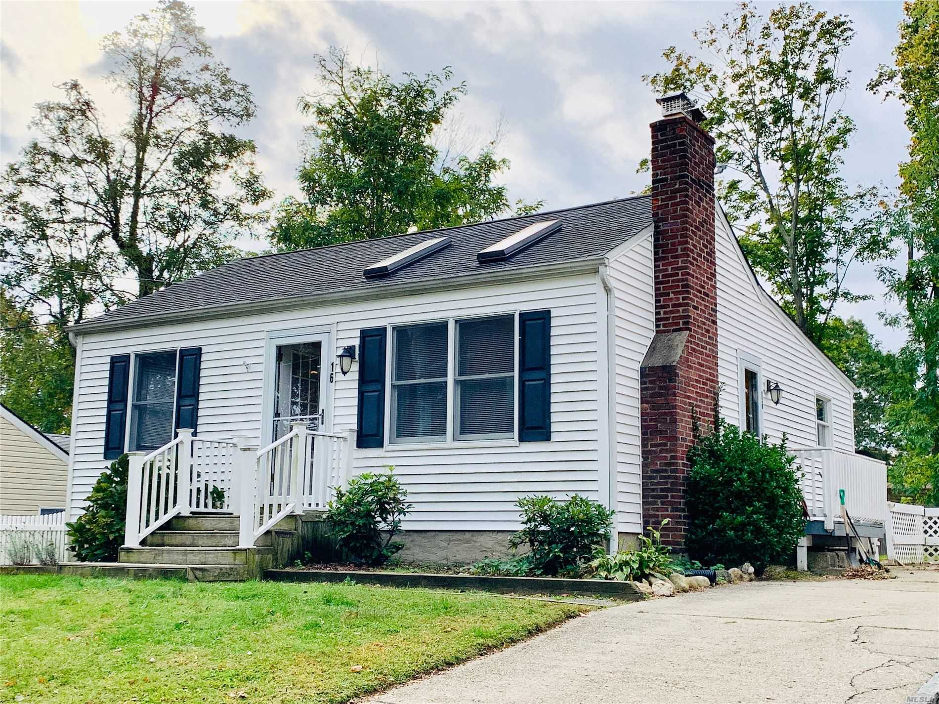 #1 photo, 16 Melrose Avenue, East Northport , NY 11731