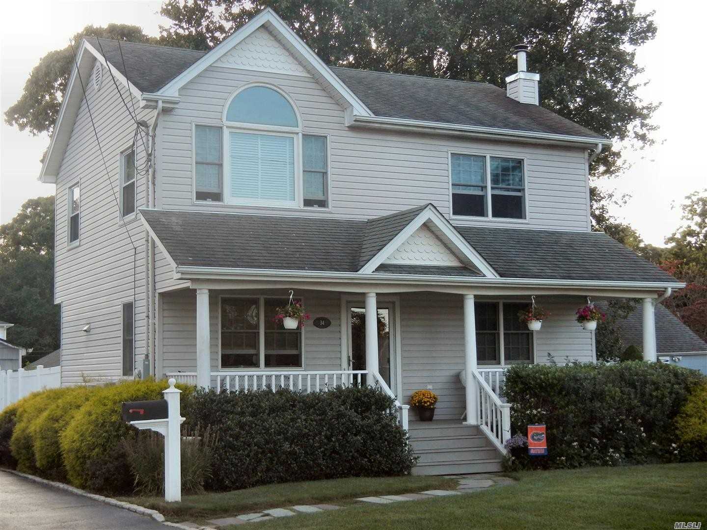 #1 photo, 34 Quintuck Lane, East Islip , NY 11730