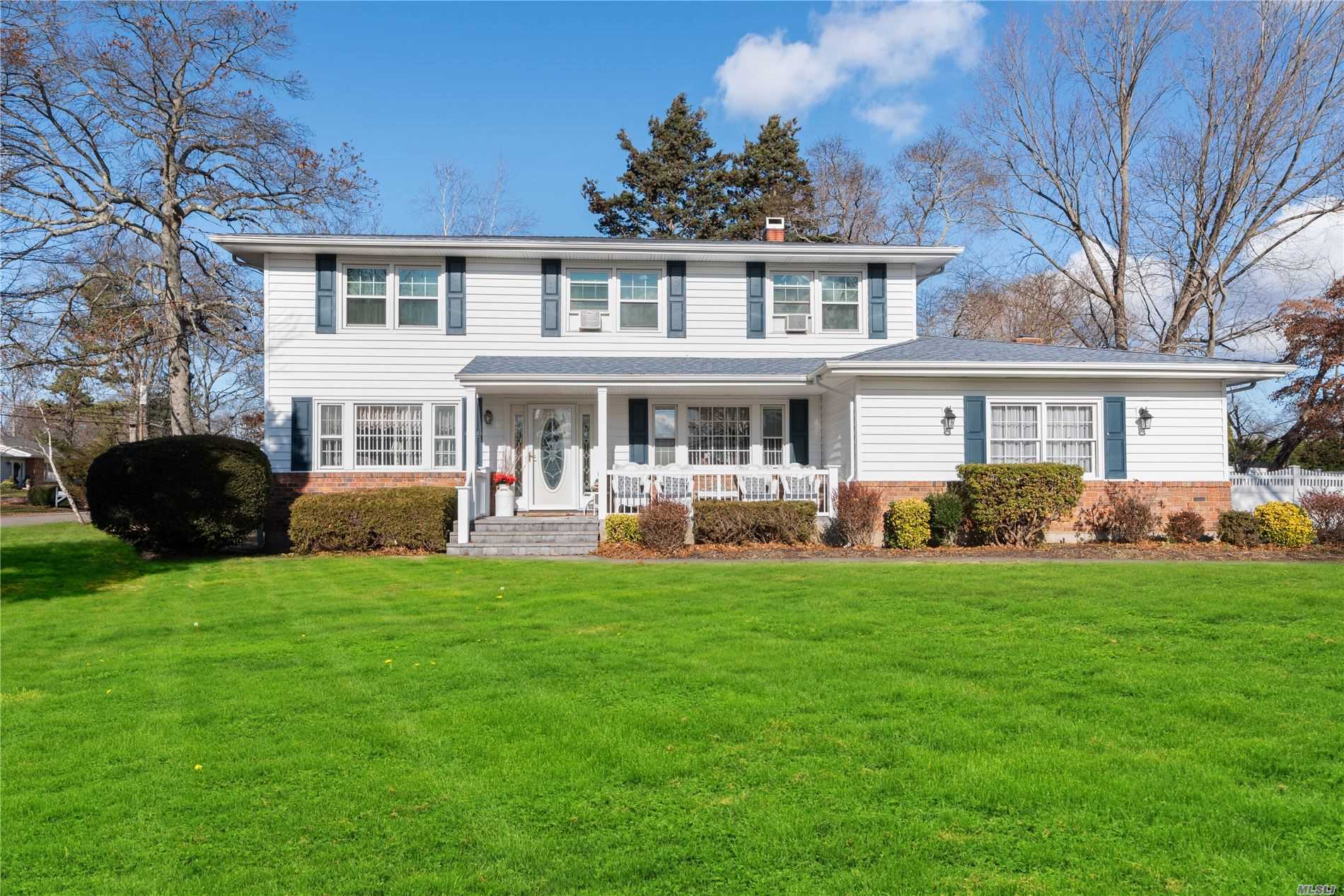 #1 photo, 9 Rockland Place, 东长岛 Lake Grove , NY 11755