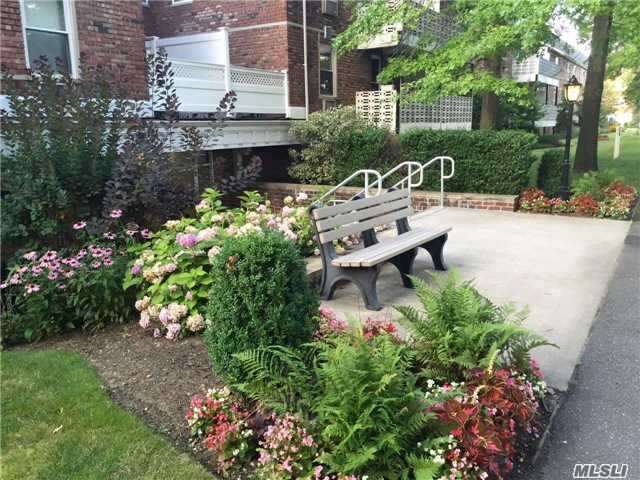 #1 photo, 40 Daley Place, ナッソー郡 Lynbrook , NY 11563