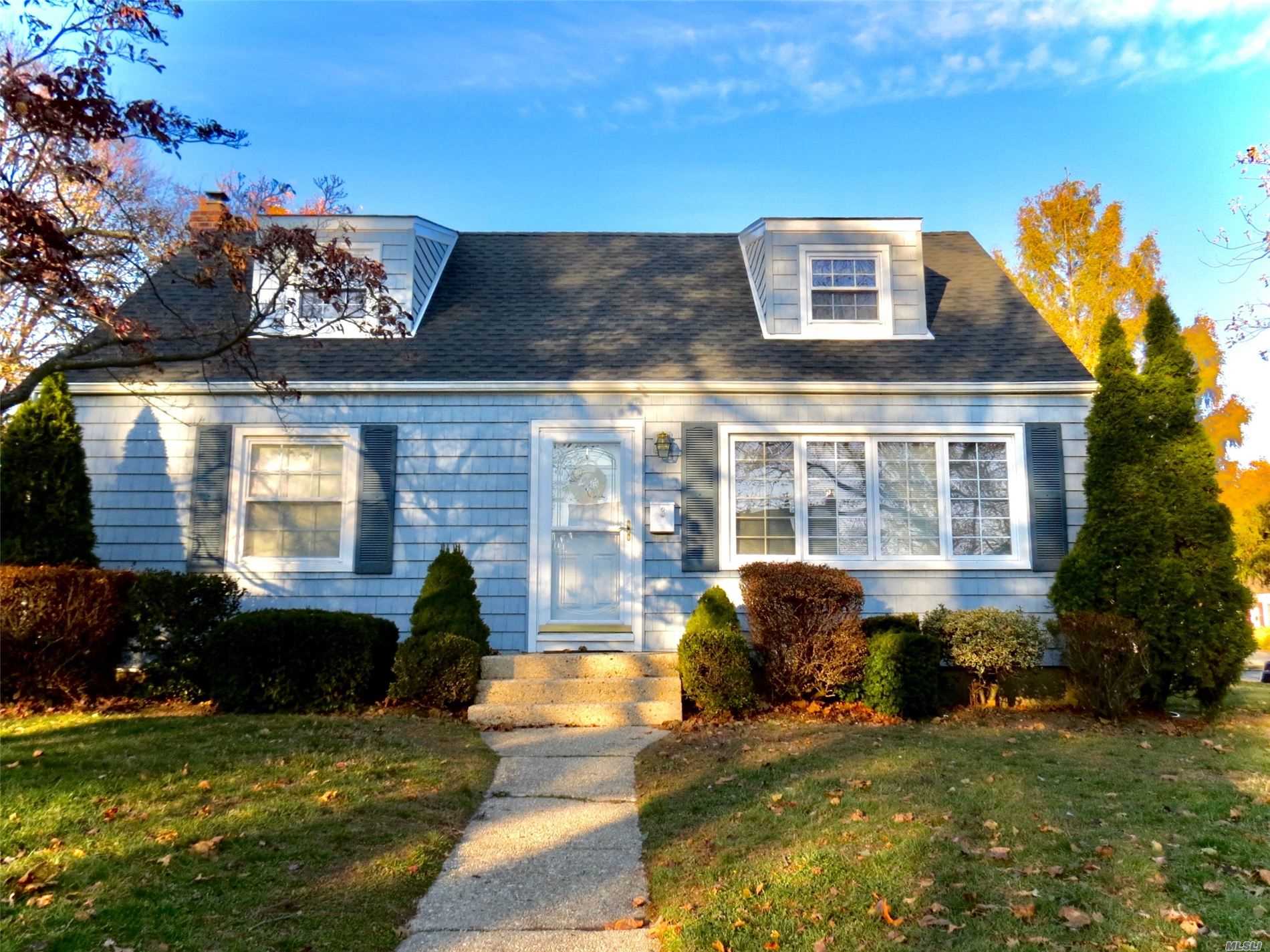 #1 photo, 3 Carle Lane, Farmingdale , NY 11735