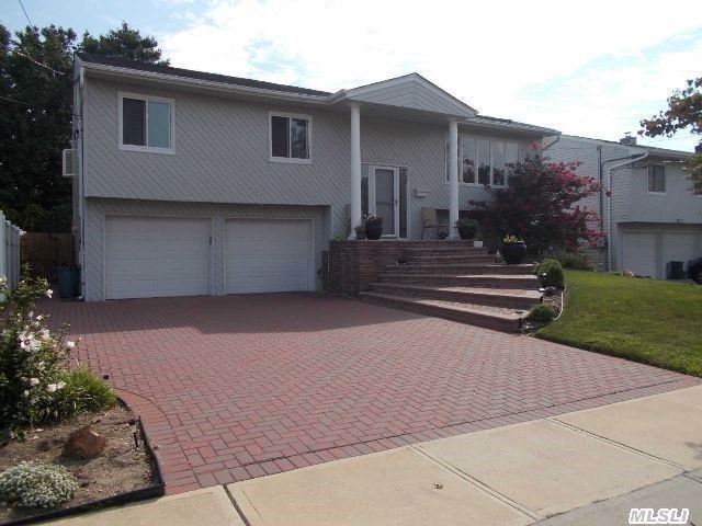 #1 photo, 2993 Beach Drive, Merrick , NY 11566