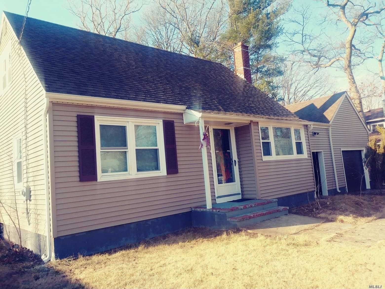 #1 photo, 126 N Coates Avenue, 東長島 Holbrook , NY 11741