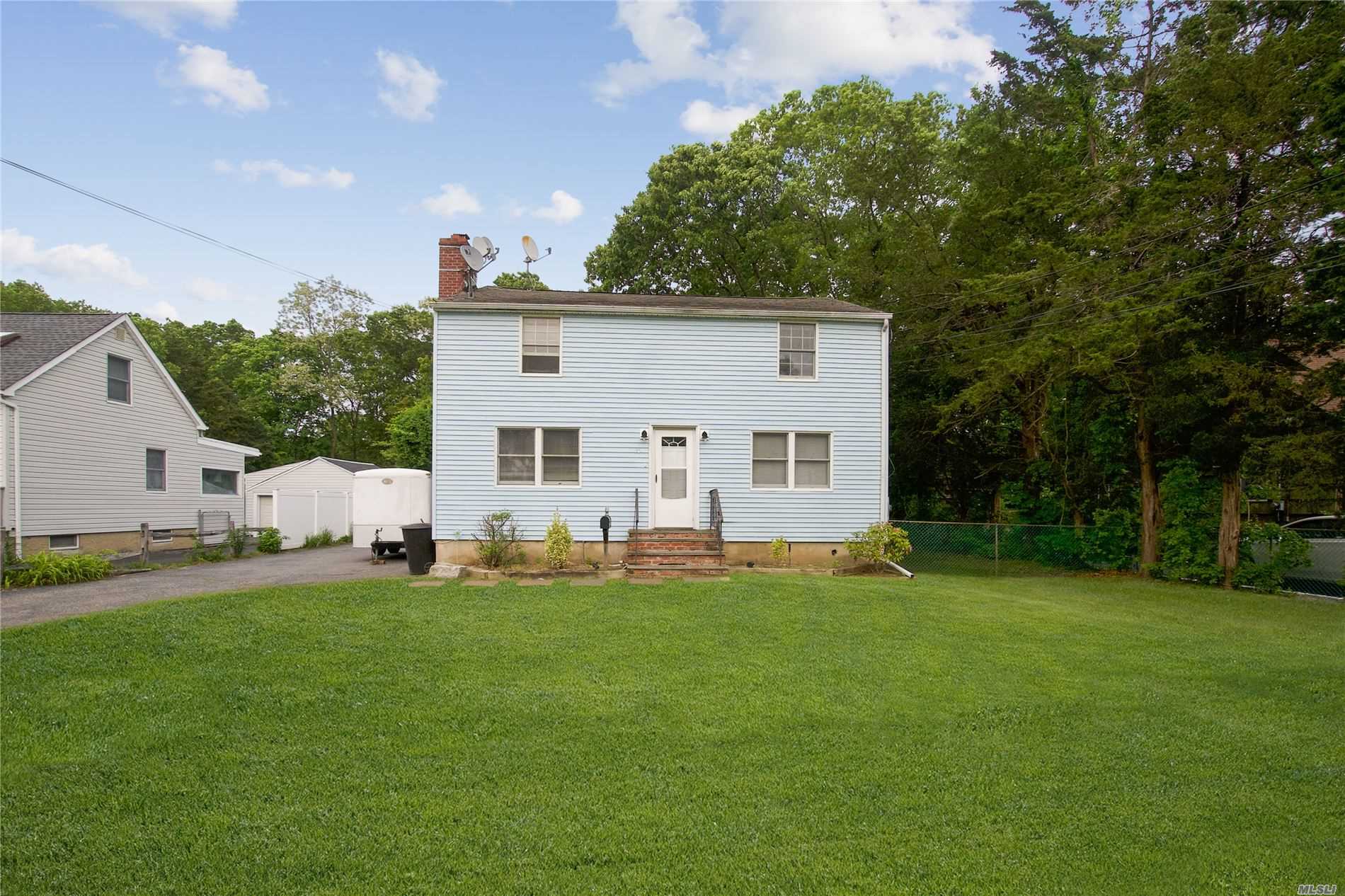 #1 photo, 95 Malts Avenue, West Islip , NY 11795