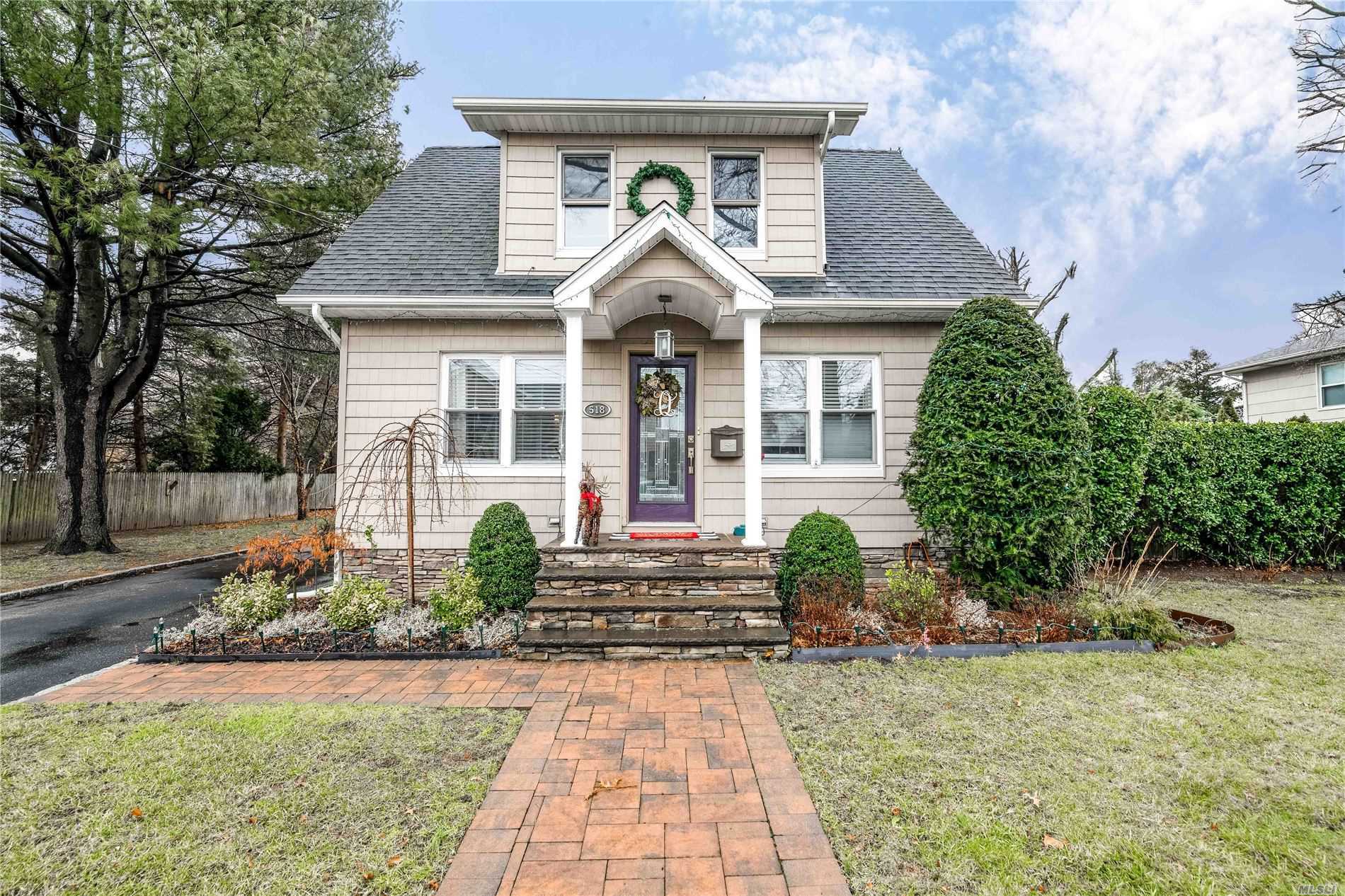 #1 photo, 518 Park Avenue, Merrick , NY 11566