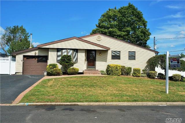 #1 photo, 89 W 15th Street, サフォーク郡 Deer Park , NY 11729