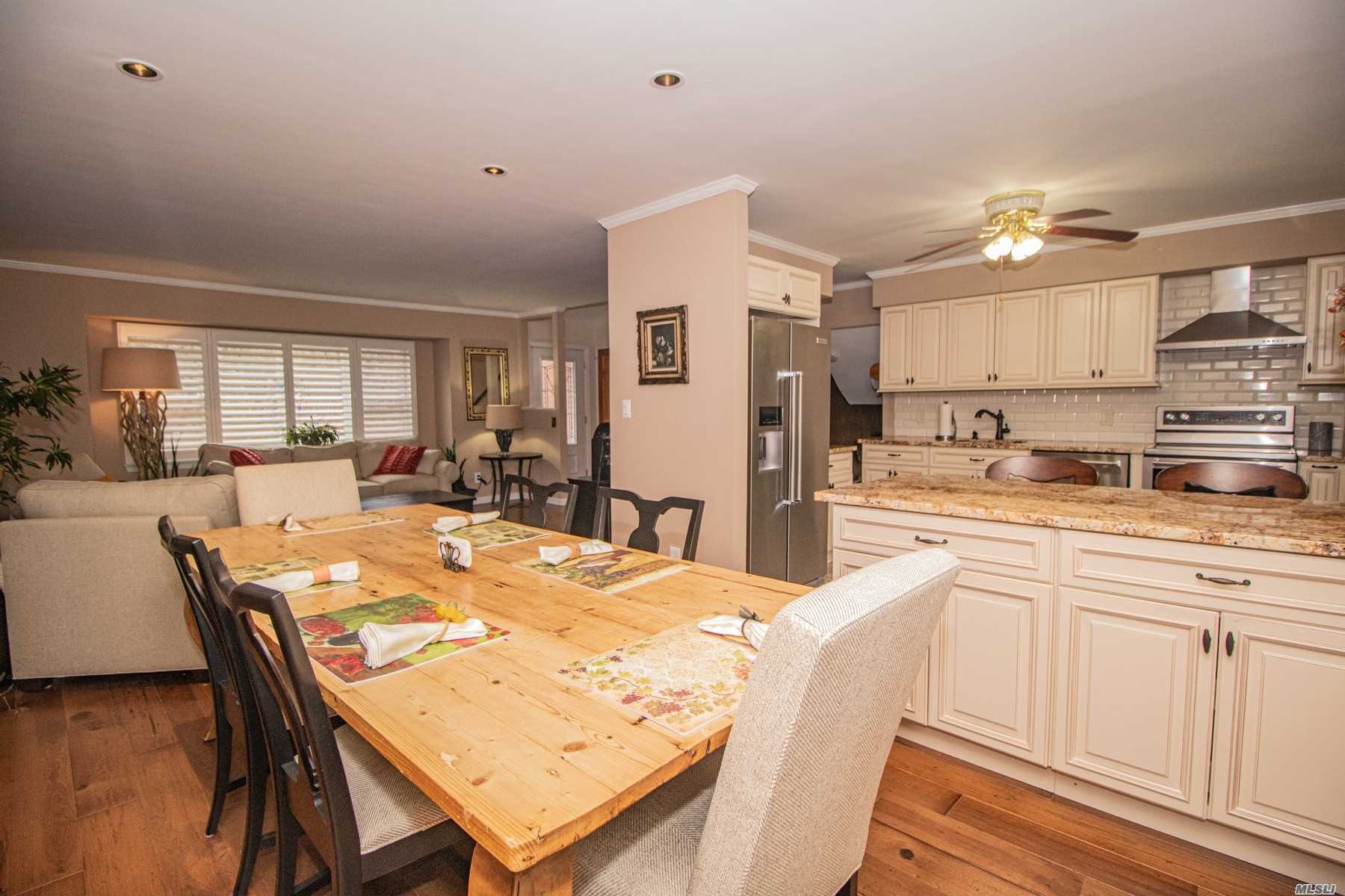 #1 photo, 19 Lent Drive, ناسو Plainview , NY 11803