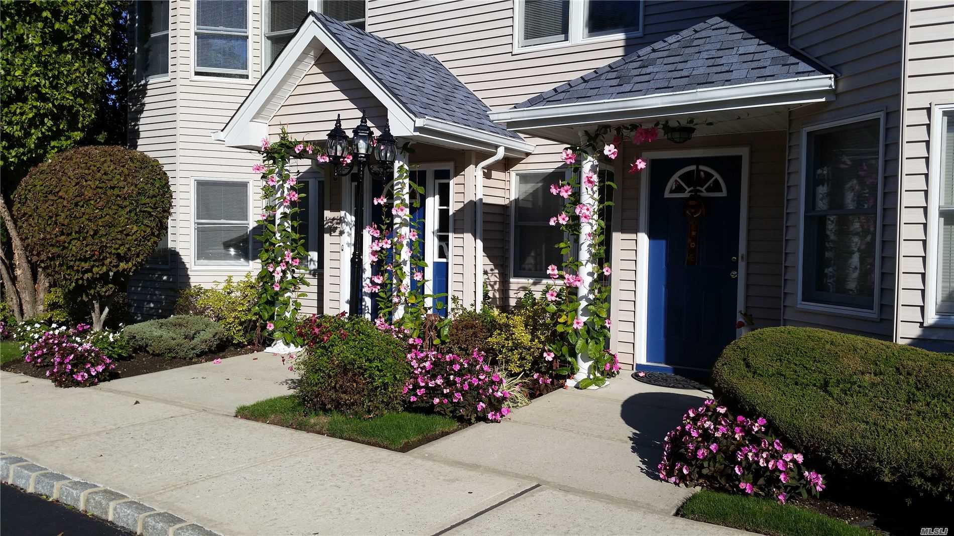 #1 photo, 92 Broadway, Amityville , NY 11701