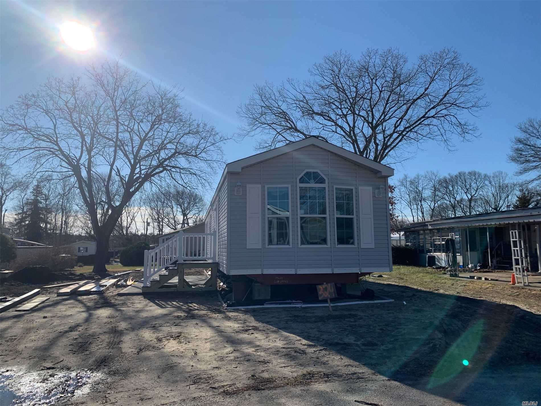 #1 photo, 1661-324 Old Country Road, Riverhead , NY 11901