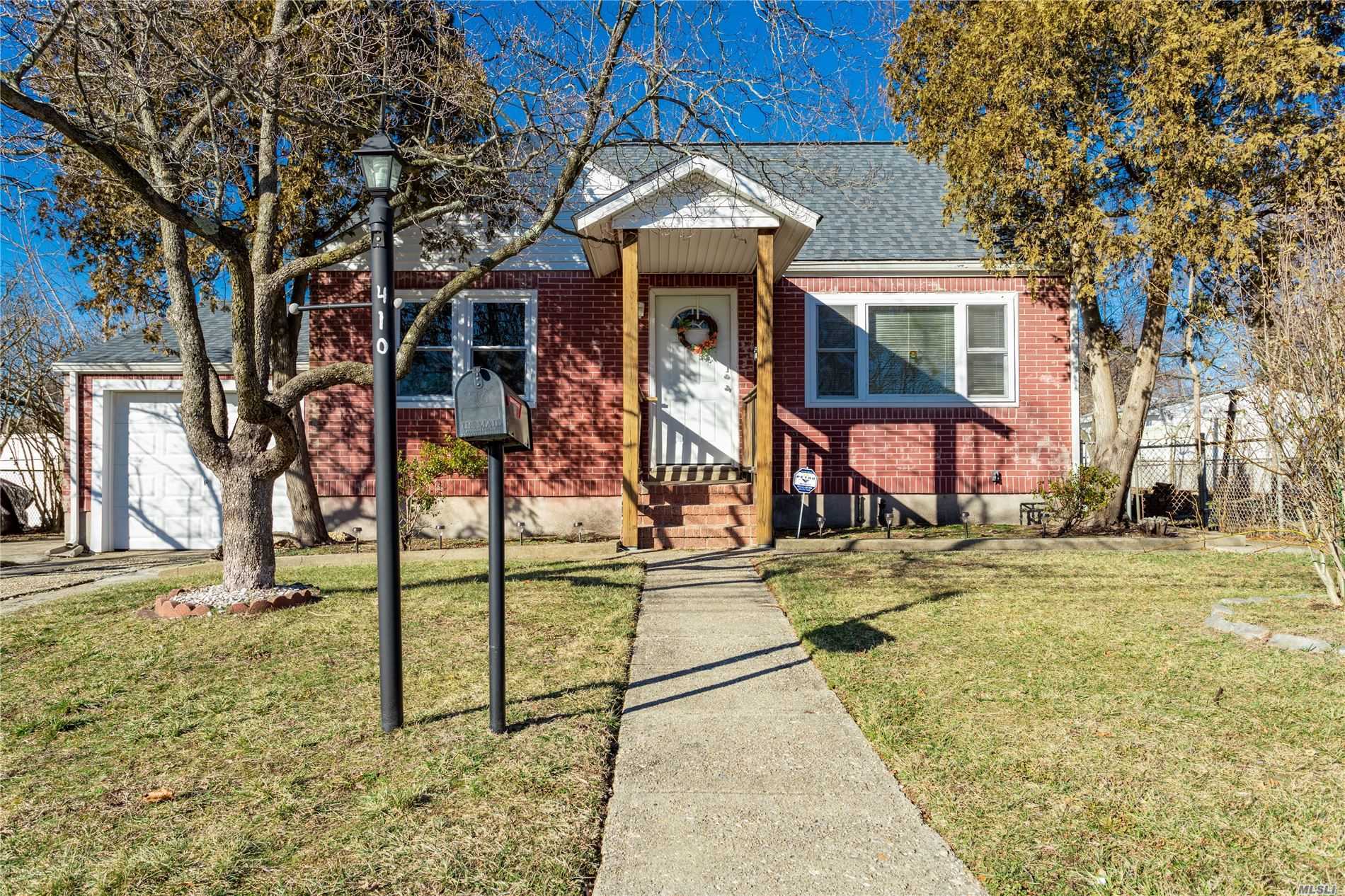 #1 photo, 410 11th Street, West Babylon , NY 11704