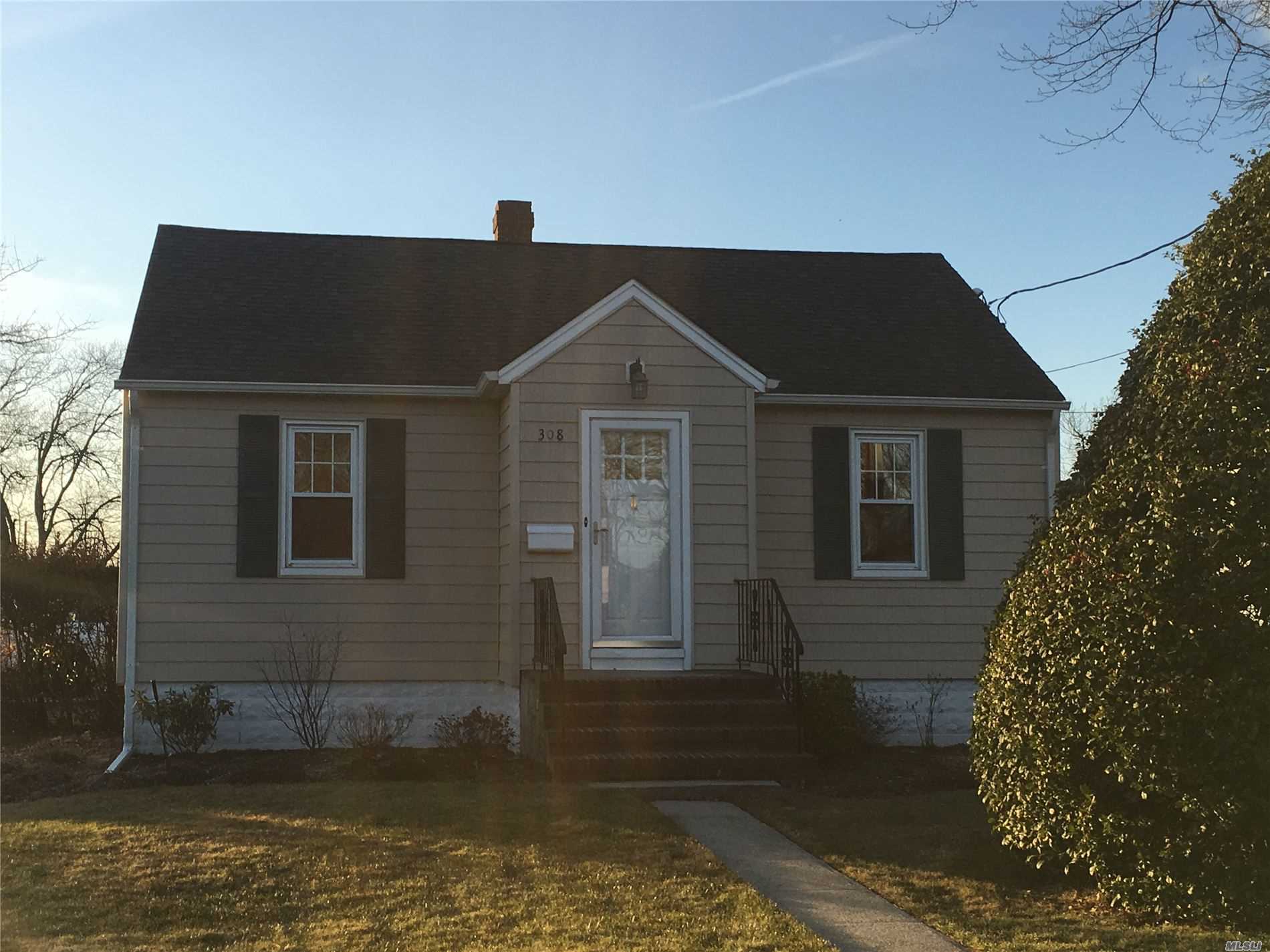 #1 photo, 308 Little E Neck So Road, Babylon , NY 11702