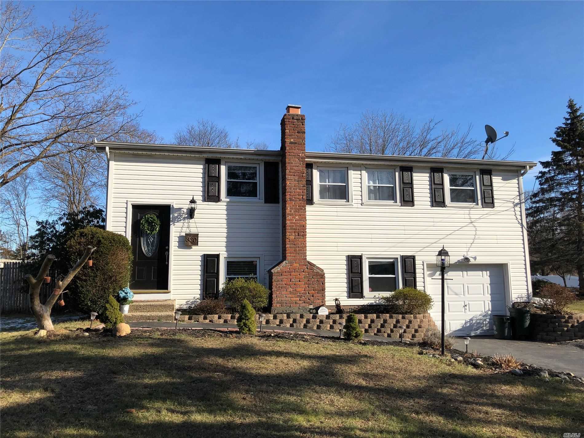#1 photo, 330 Sheep Pasture Road, سوفولك East Setauket , NY 11733