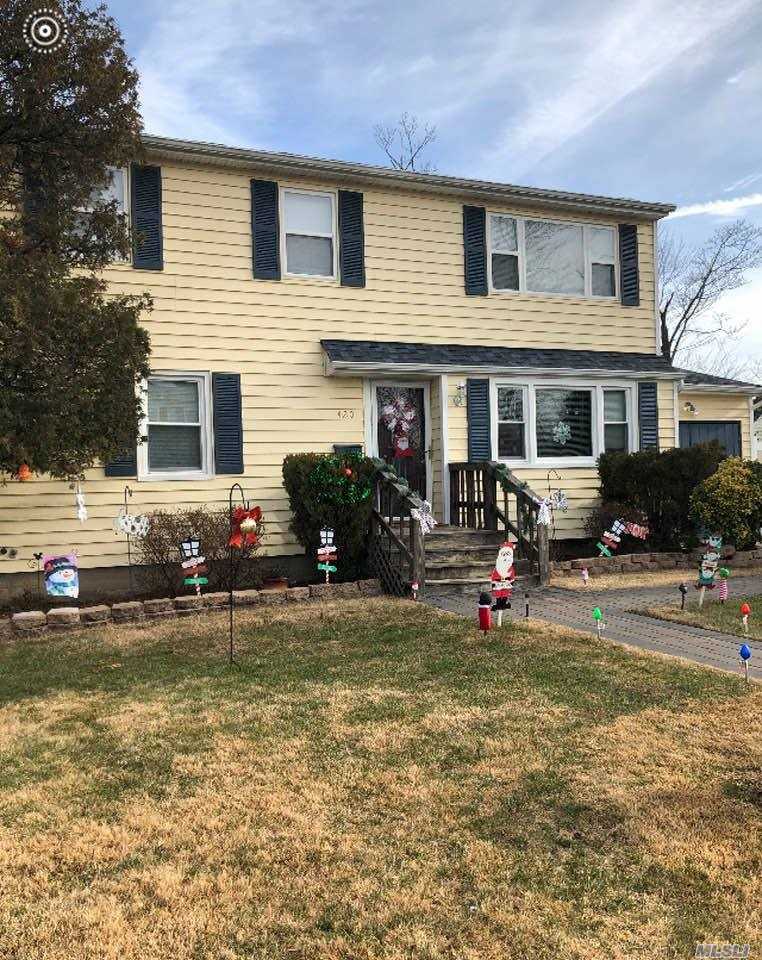 #1 photo, 420 17th Street, West Babylon , NY 11704