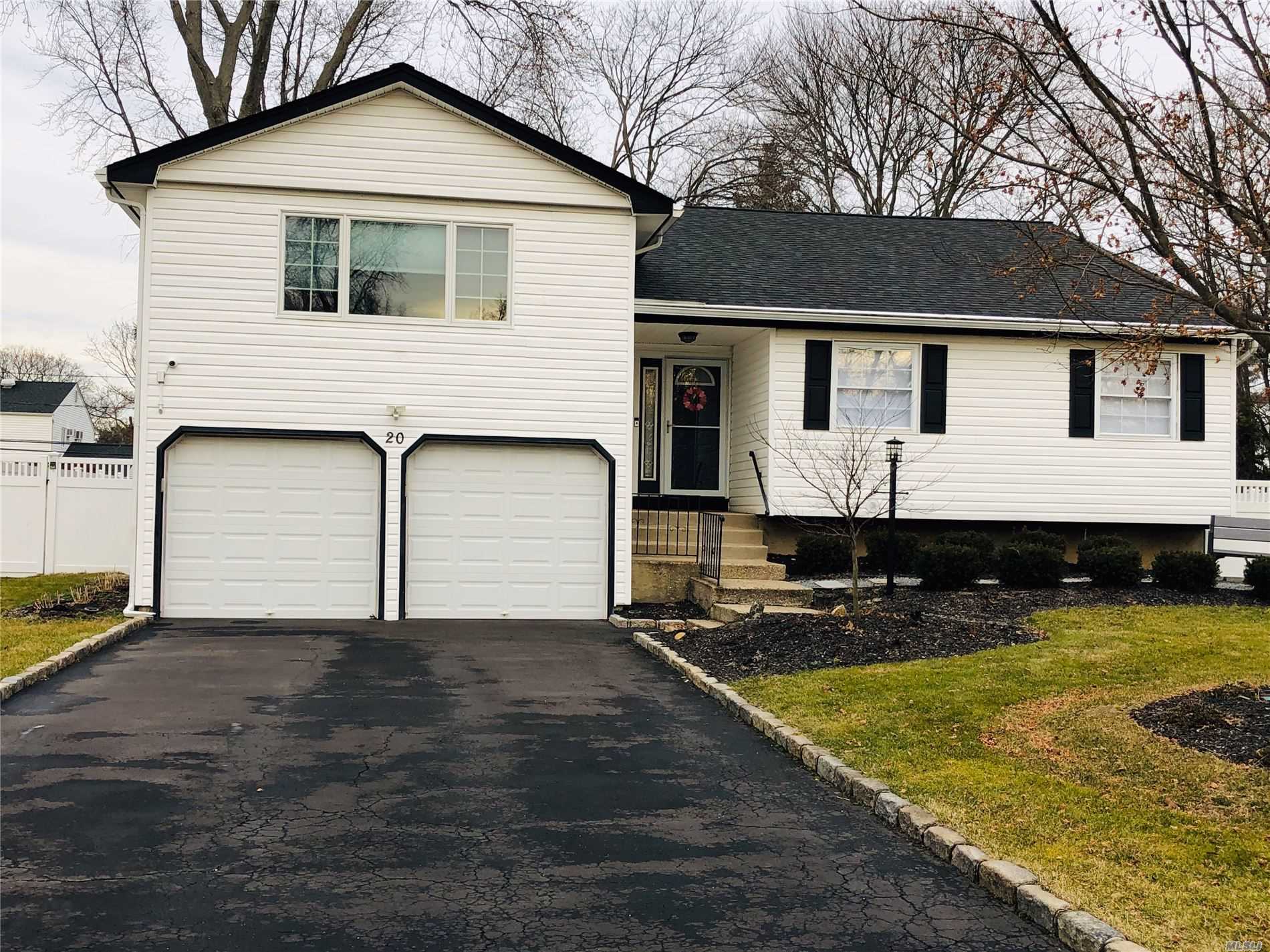 #1 photo, 20 Columbine Lane, سوفولك Kings Park , NY 11754