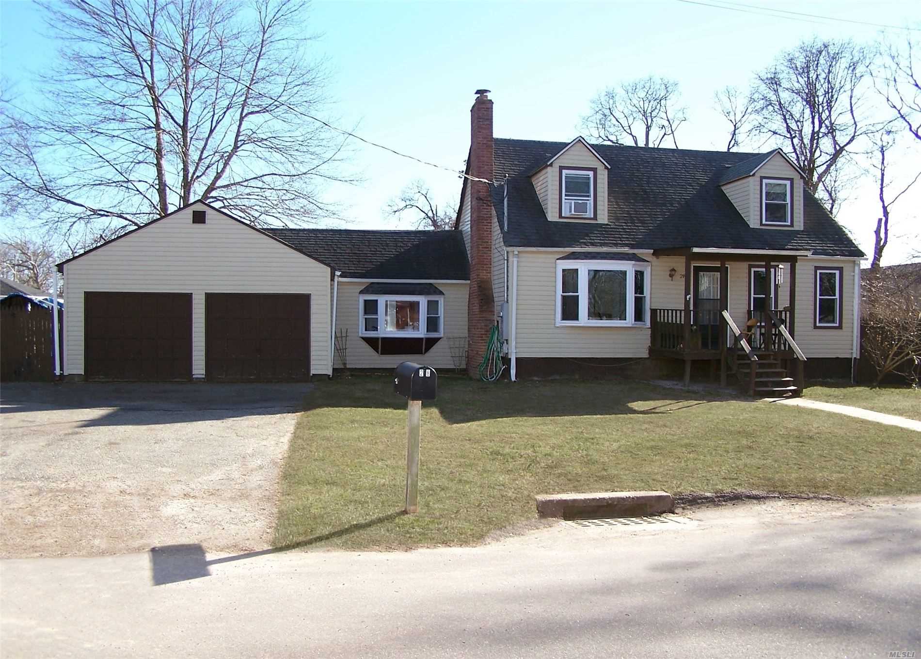 #1 photo, 28 Lafayette Drive, سوفولك Shirley , NY 11967