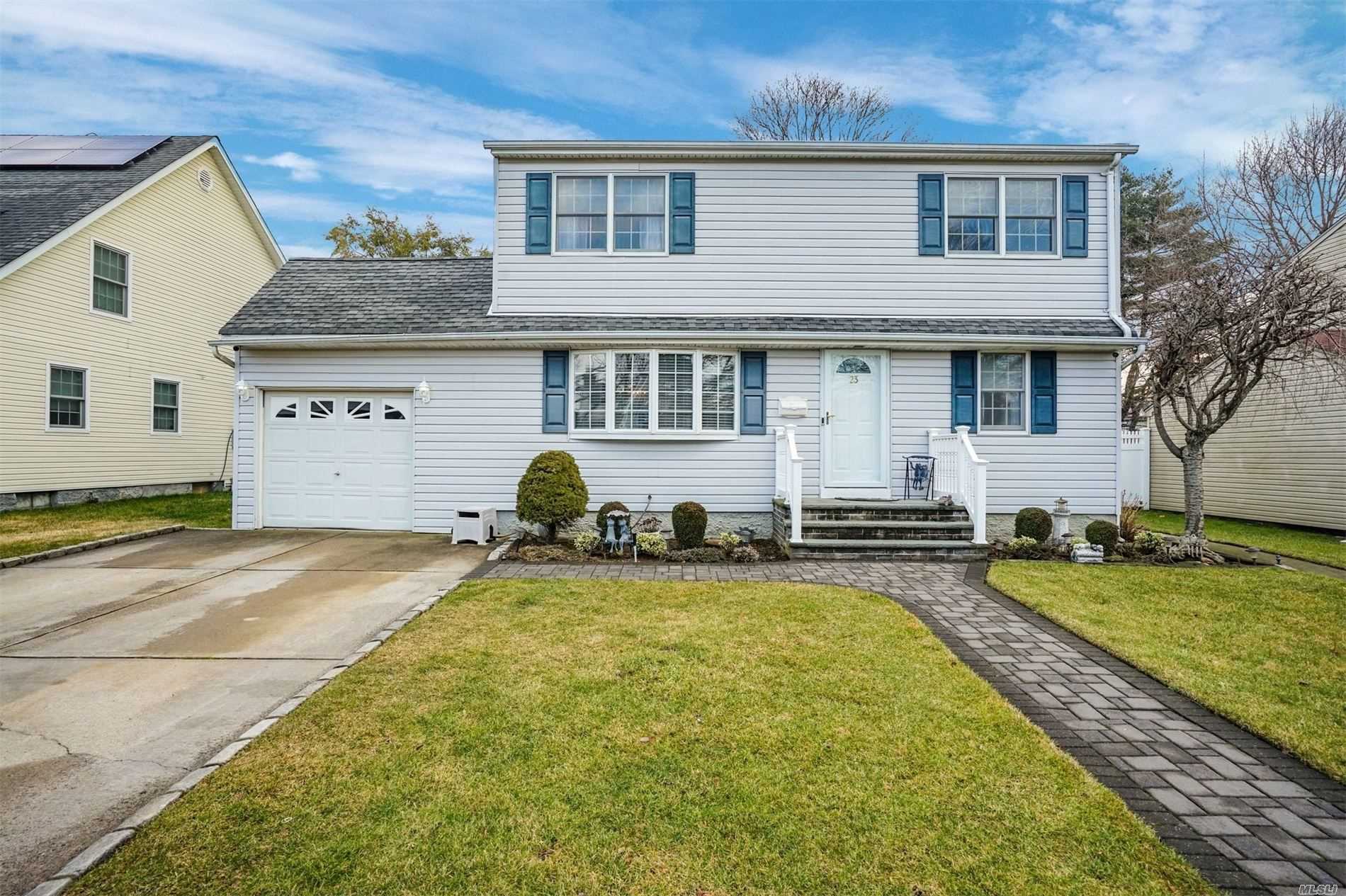 #1 photo, 23 George Avenue, ناسو Hicksville , NY 11801