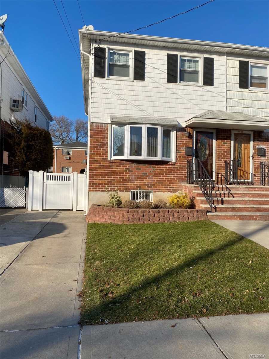 #1 photo, 150-21 18 Ave, كوينز Whitestone , NY 11357
