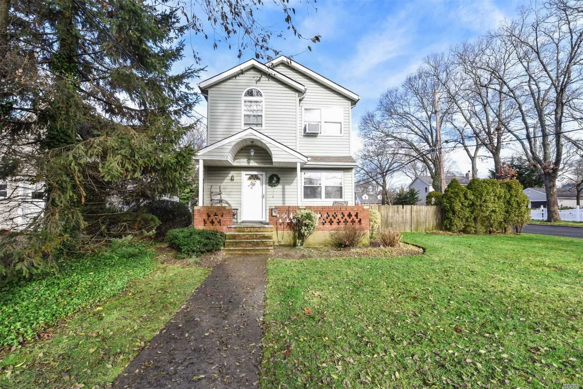 #1 photo, 124 Gormley Avenue, ناسو Merrick , NY 11566