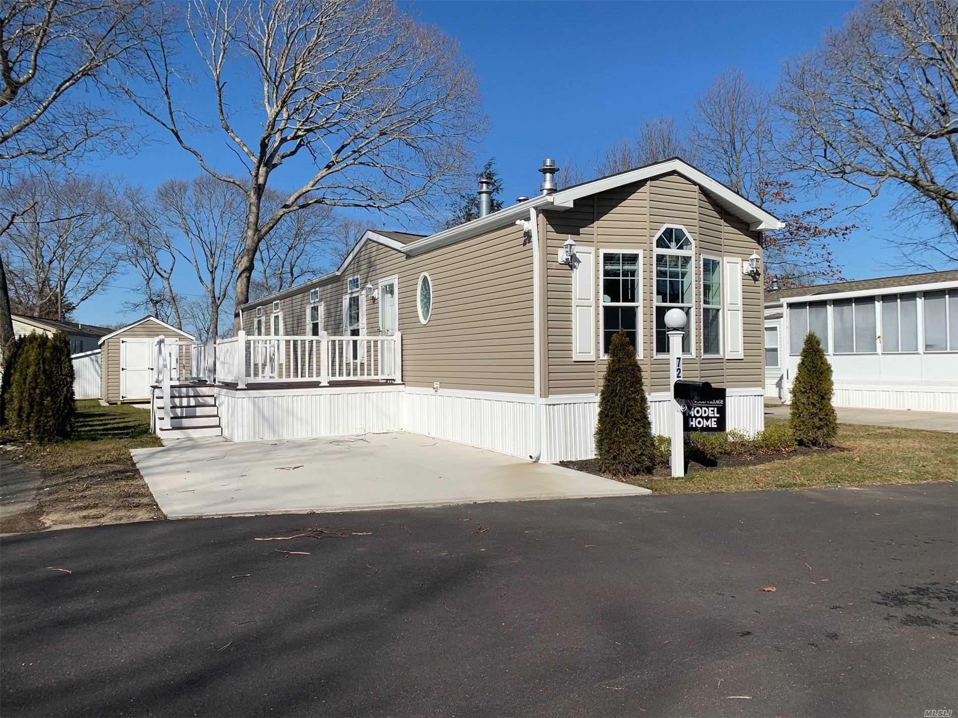 #1 photo, 1661-72 Old Country Road, Riverhead , NY 11901