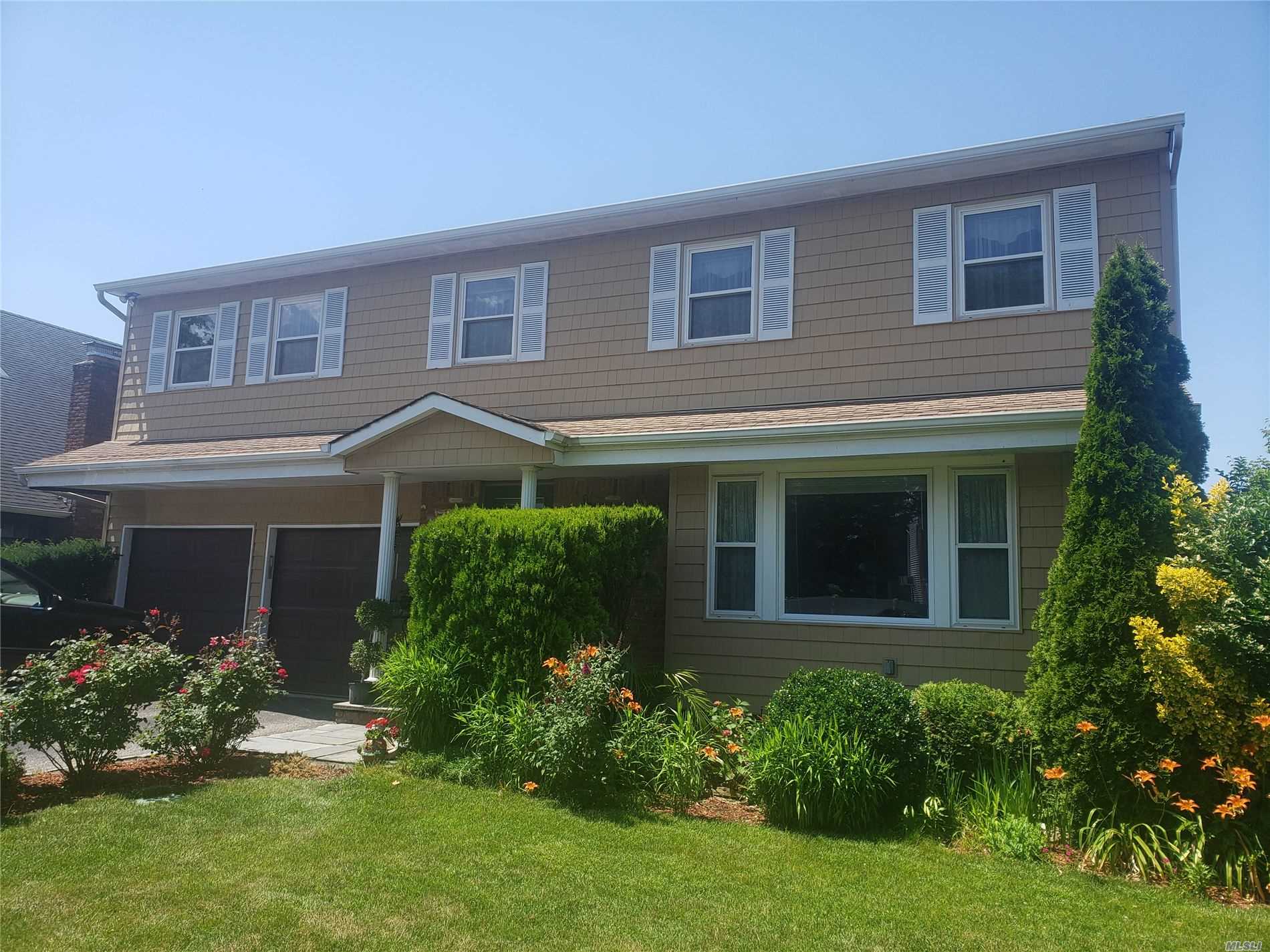 #1 photo, 4 Willow Street, Bayville , NY 11709