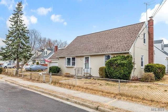 #1 photo, 14 Ferney Street, Hicksville , NY 11801