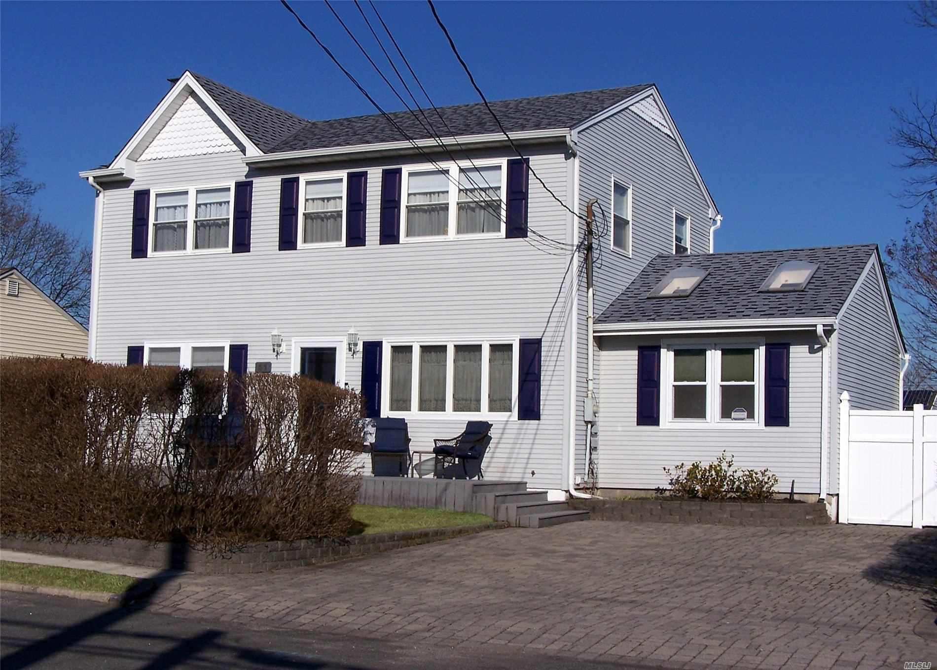 #1 photo, 41 Leibrock Avenue, Lindenhurst , NY 11757
