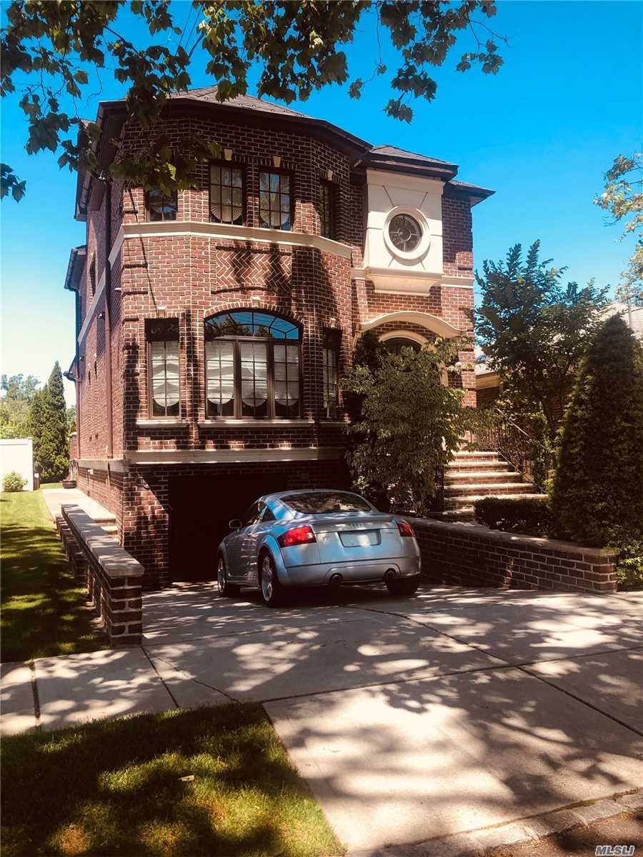 #1 photo, 140-03 13th Avenue, Malba , NY 11357