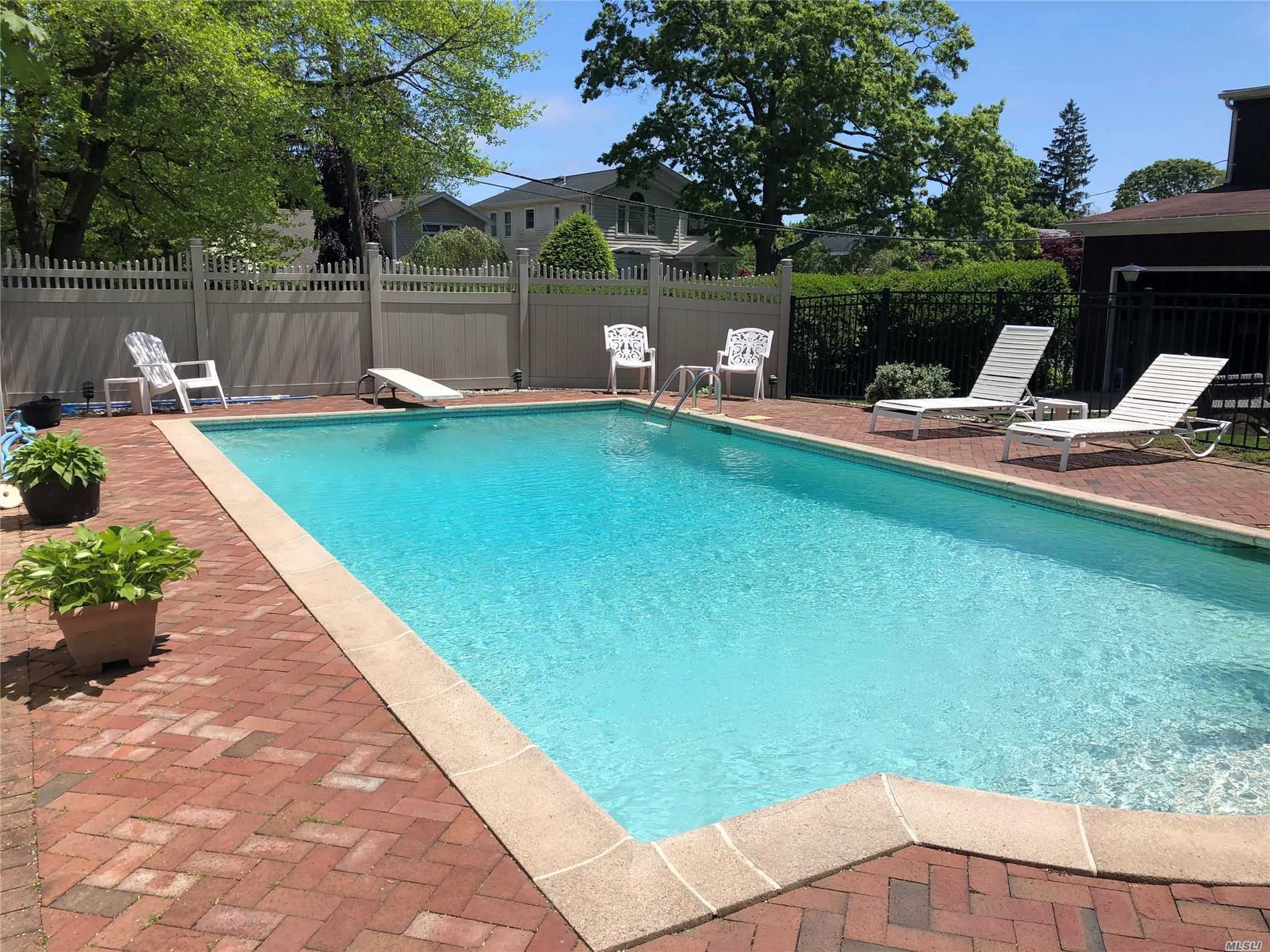 #1 photo, 3695 Smith Street, ナッソー郡 Wantagh , NY 11793