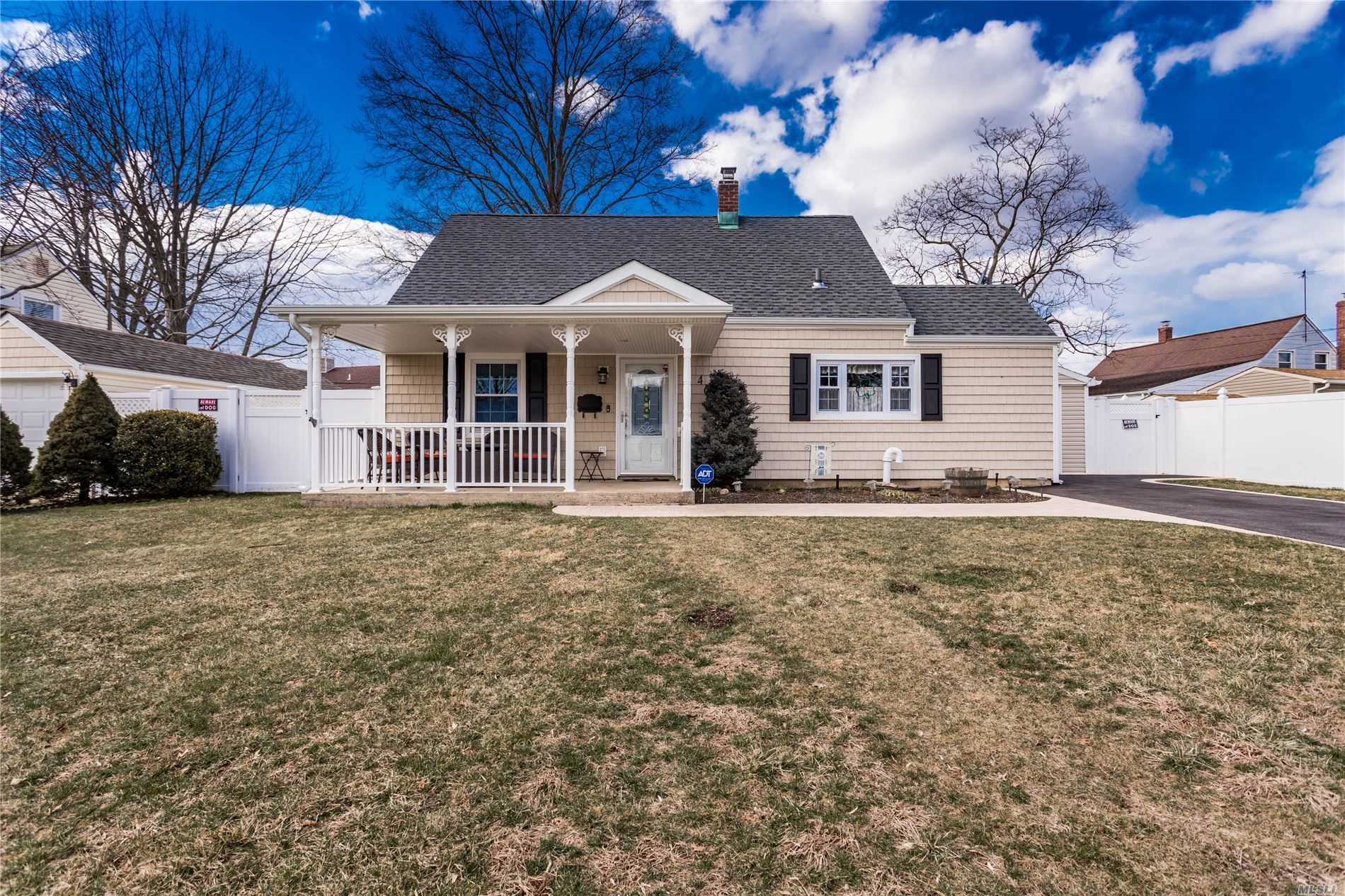 #1 photo, 46 Buttercup Lane, ナッソー郡 Levittown , NY 11756