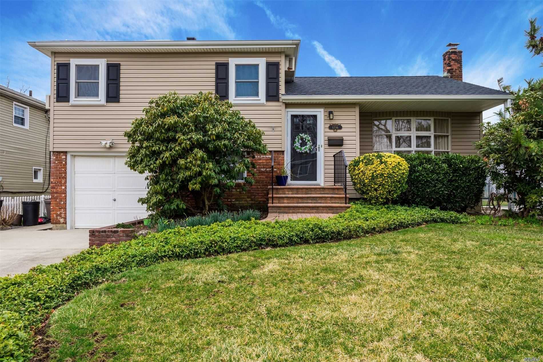 #1 photo, 1716 Cherrywood Place, ナッソー郡 Seaford , NY 11783