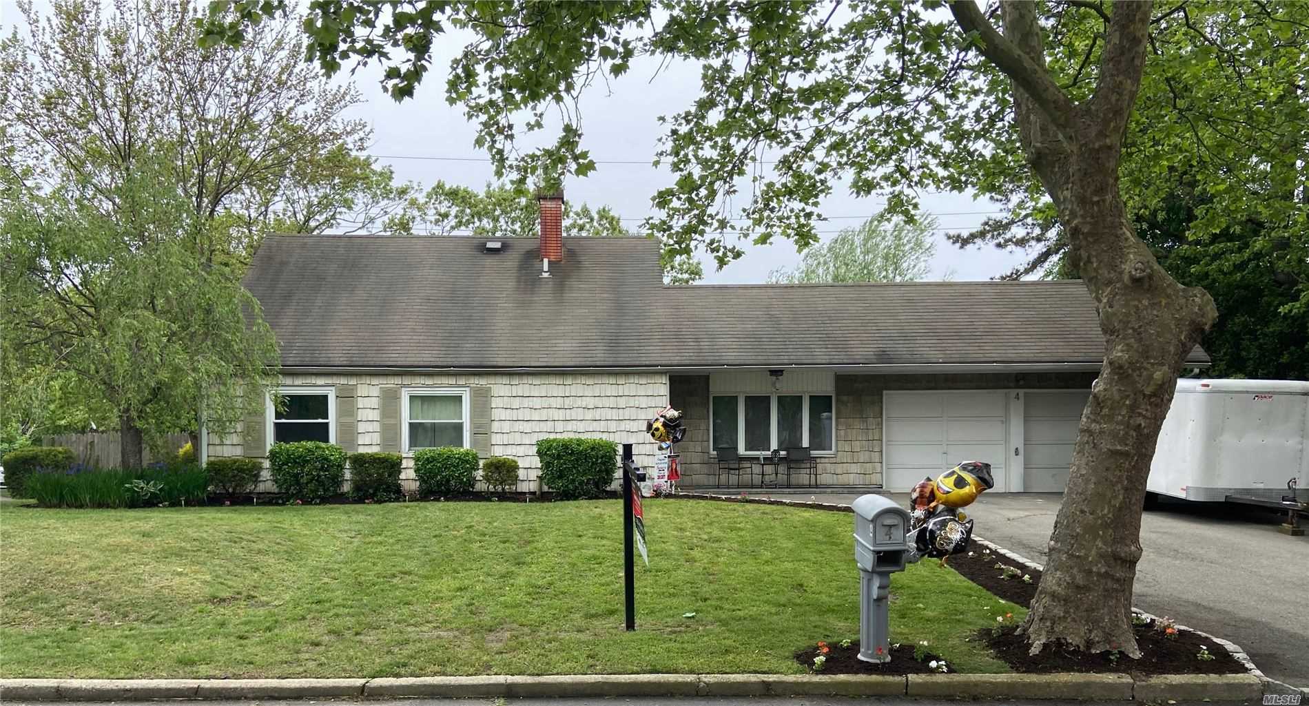 #1 photo, 4 Willow Court, Medford , NY 11763