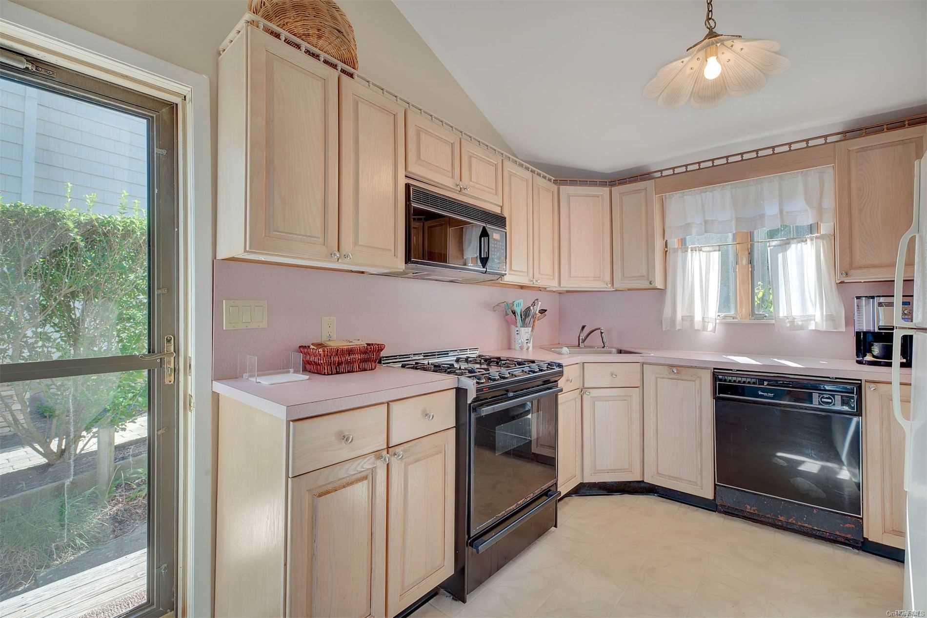 #9 photo, 11A Oakhurst Road, サフォーク郡 Hampton Bays , NY 11946