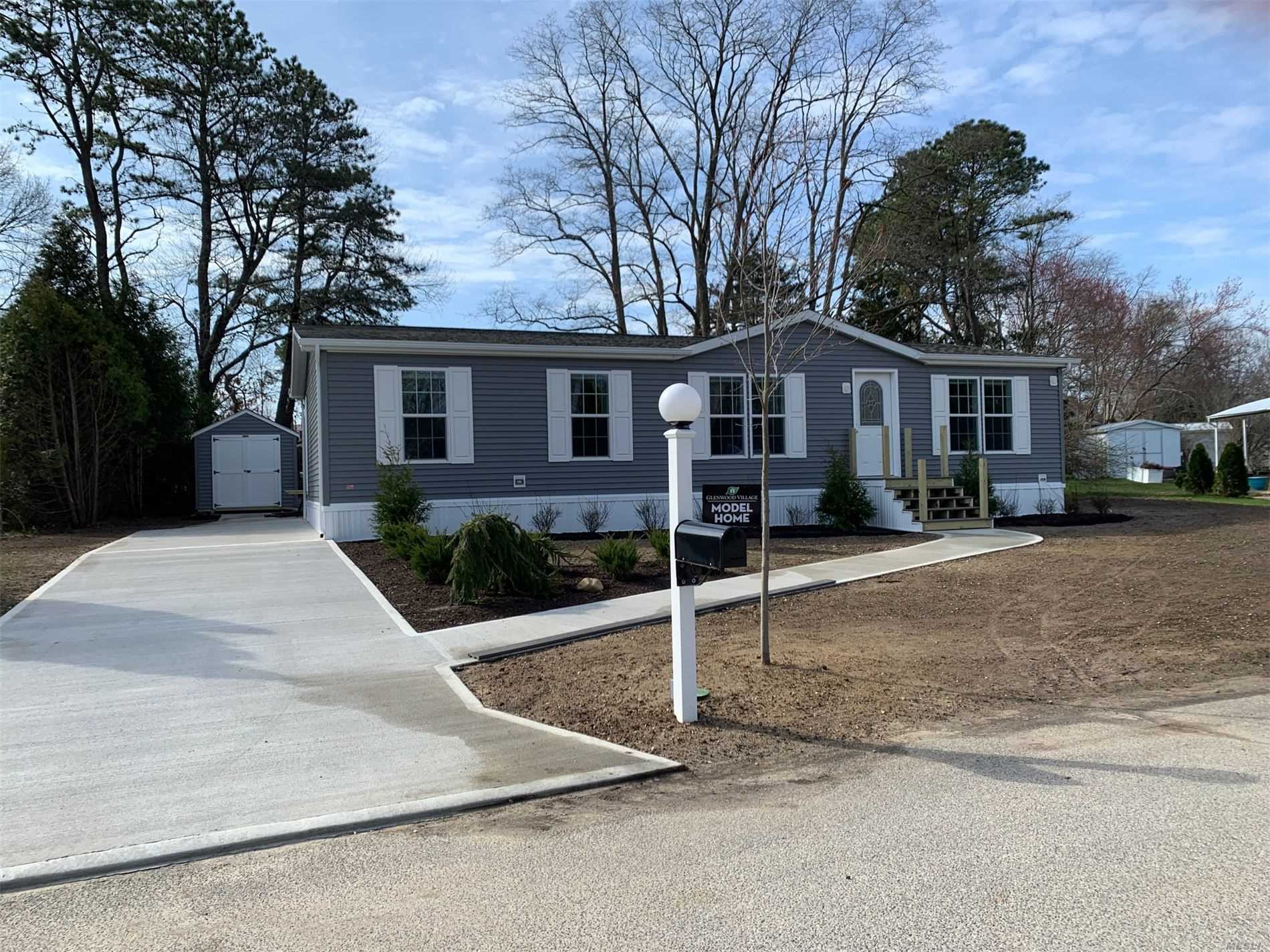 #1 photo, 1661-412 Old Country Road, Riverhead , NY 11901