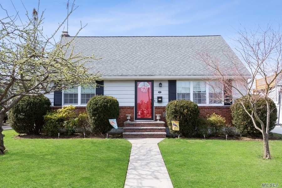 #1 photo, 77 Brooklyn Avenue, West Hempstead , NY 11552