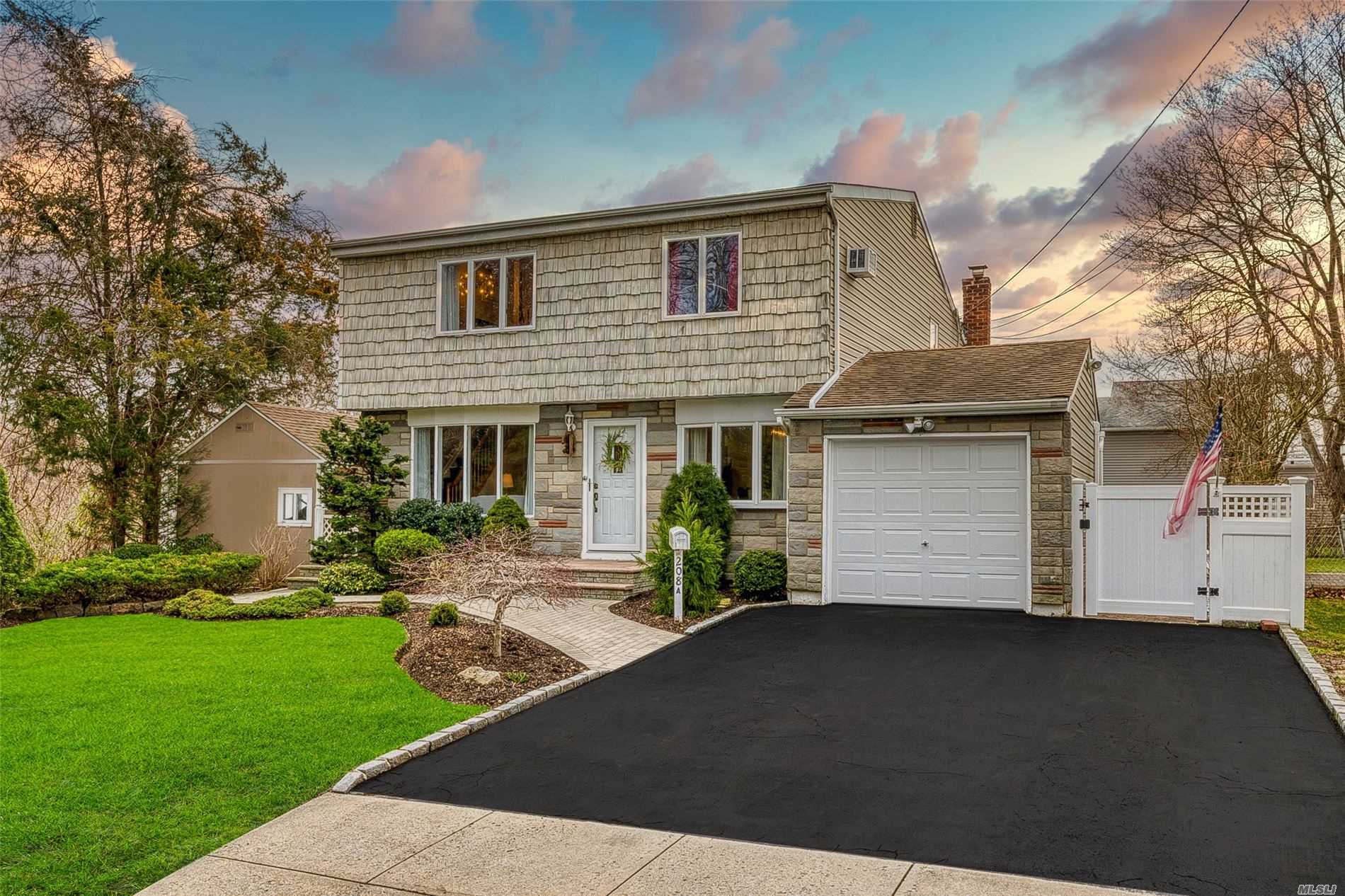 #1 photo, 208A N Boston Avenue, Massapequa , NY 11758