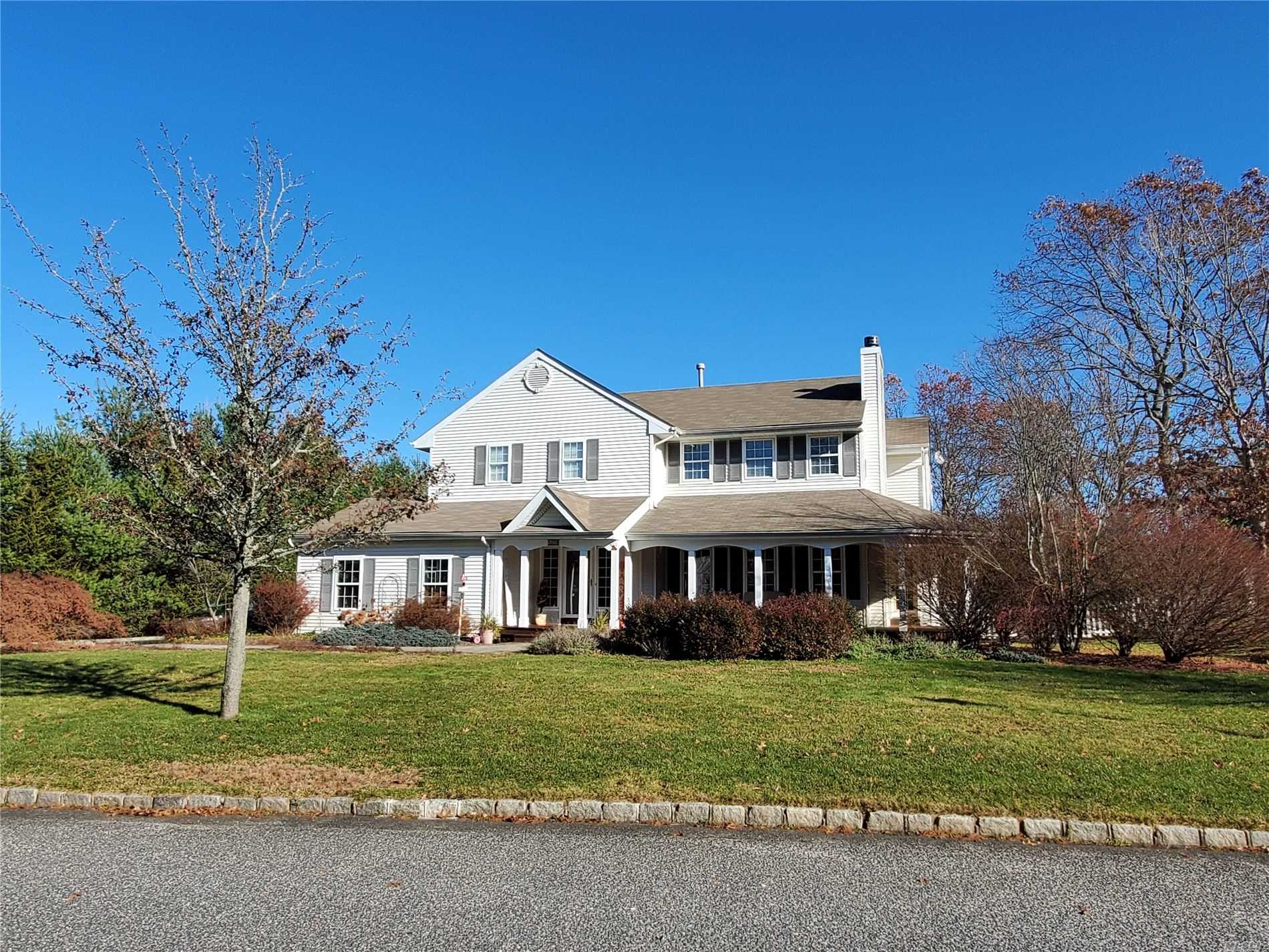 #1 photo, 45 Fieldhouse Avenue, Саффолк ‖ East Setauket , NY 11733