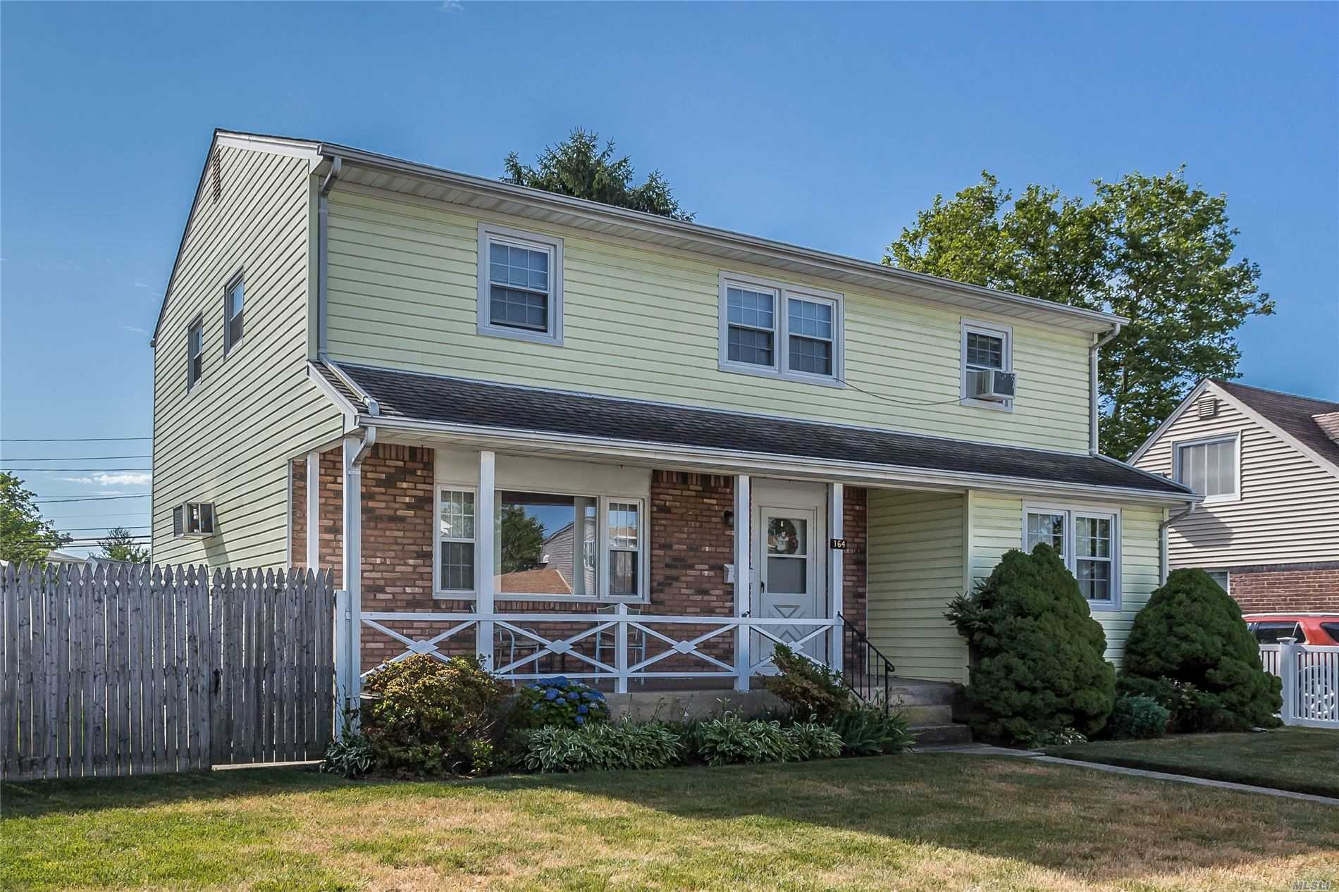 #1 photo, 164 Earl Place, East Meadow , NY 11554