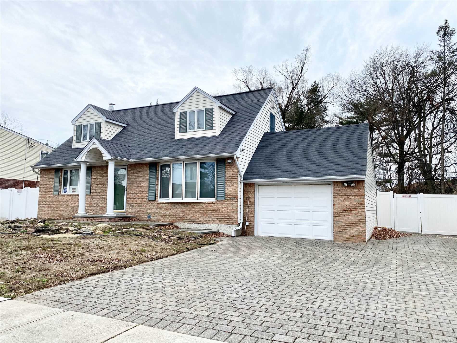 #1 photo, 27 Lorraine Street, ناسو Syosset , NY 11791
