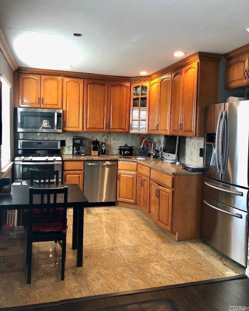 #1 photo, 75-41 260th Street, Glen Oaks , NY 11004