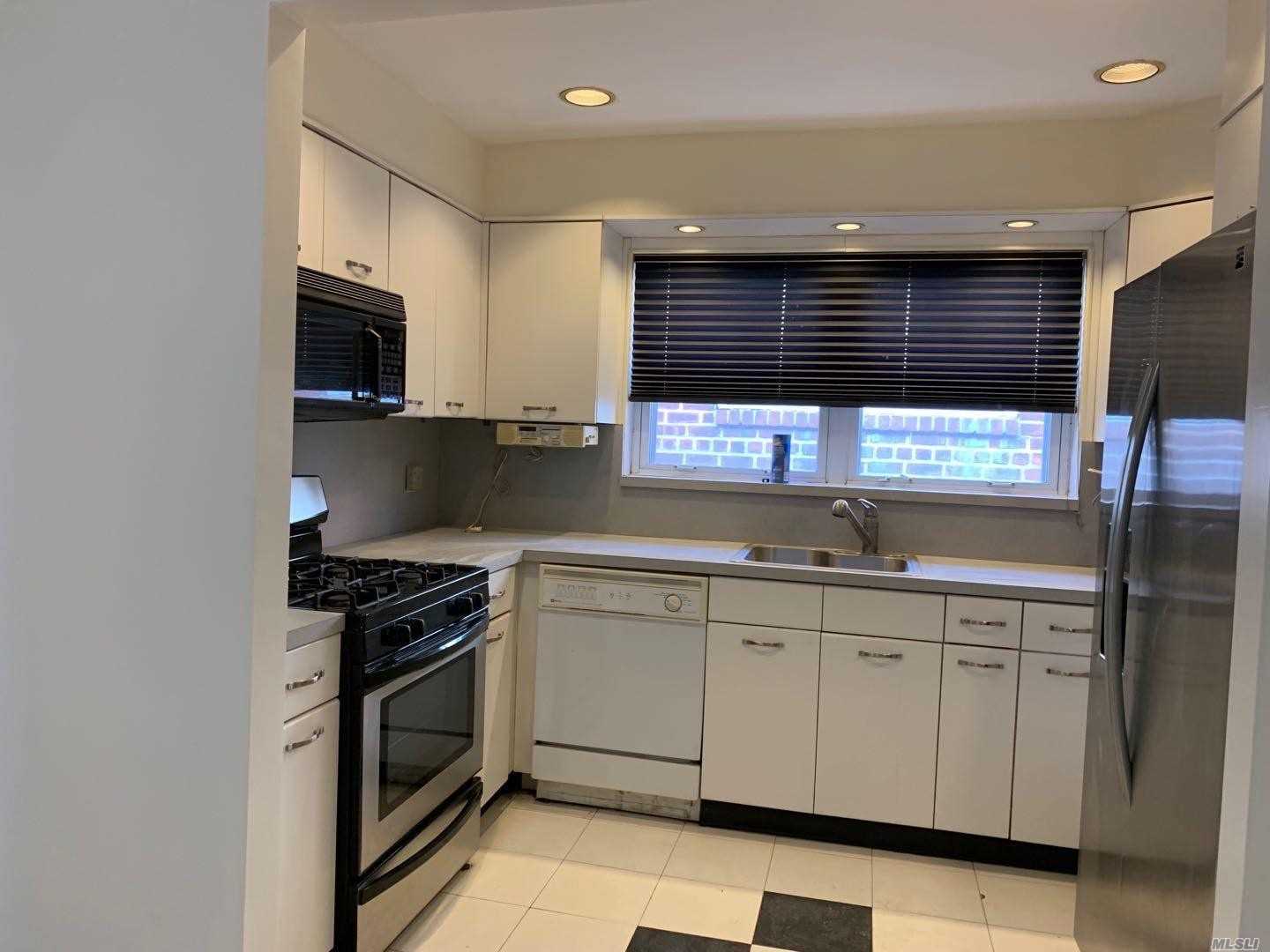 #1 photo, 16-19 Mulford Ave, Bronx , NY 10461