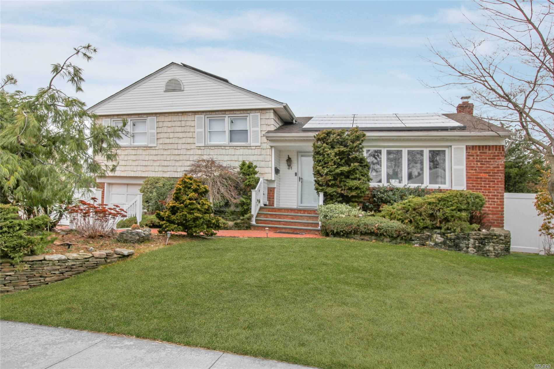 #1 photo, 61 Burton Avenue, ナッソー郡 Plainview , NY 11803