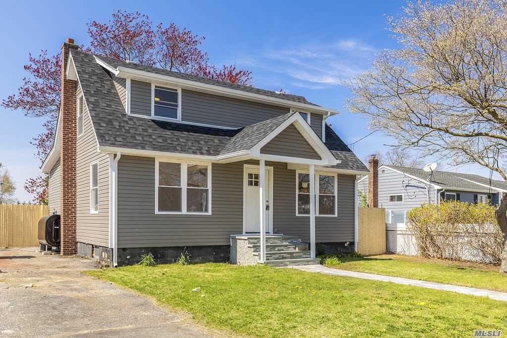 #1 photo, 16 Platt Avenue, West Babylon , NY 11704