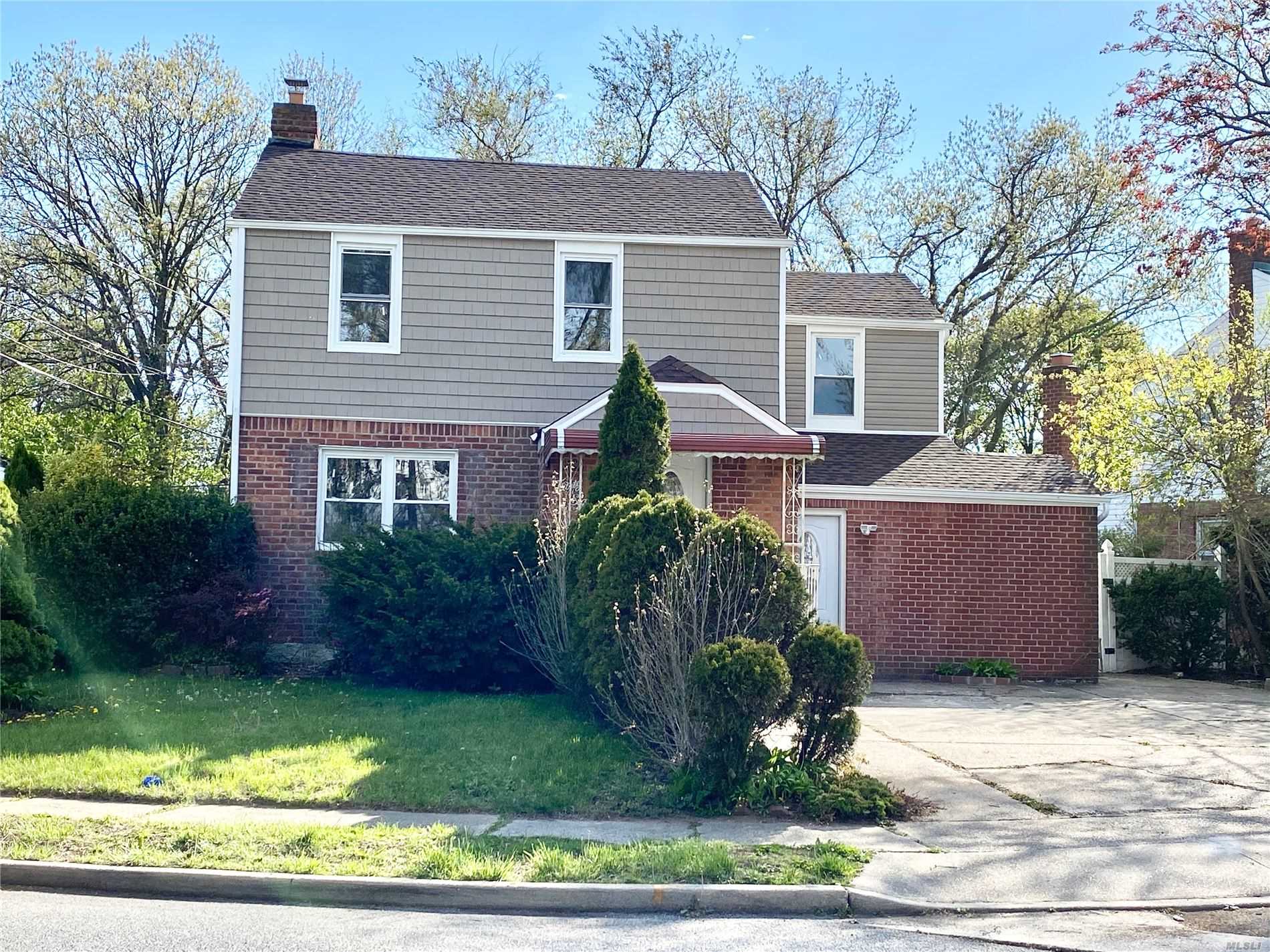 #1 photo, 38 Queens Avenue, ناسو Elmont , NY 11003