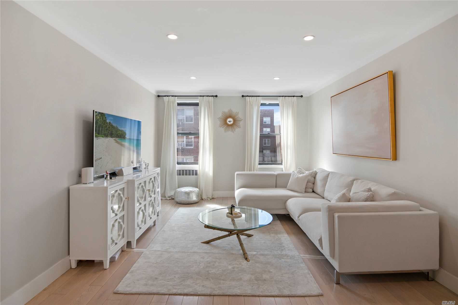 #1 photo, 66-15 Wetherole Street, कुईंस Rego Park , NY 11374