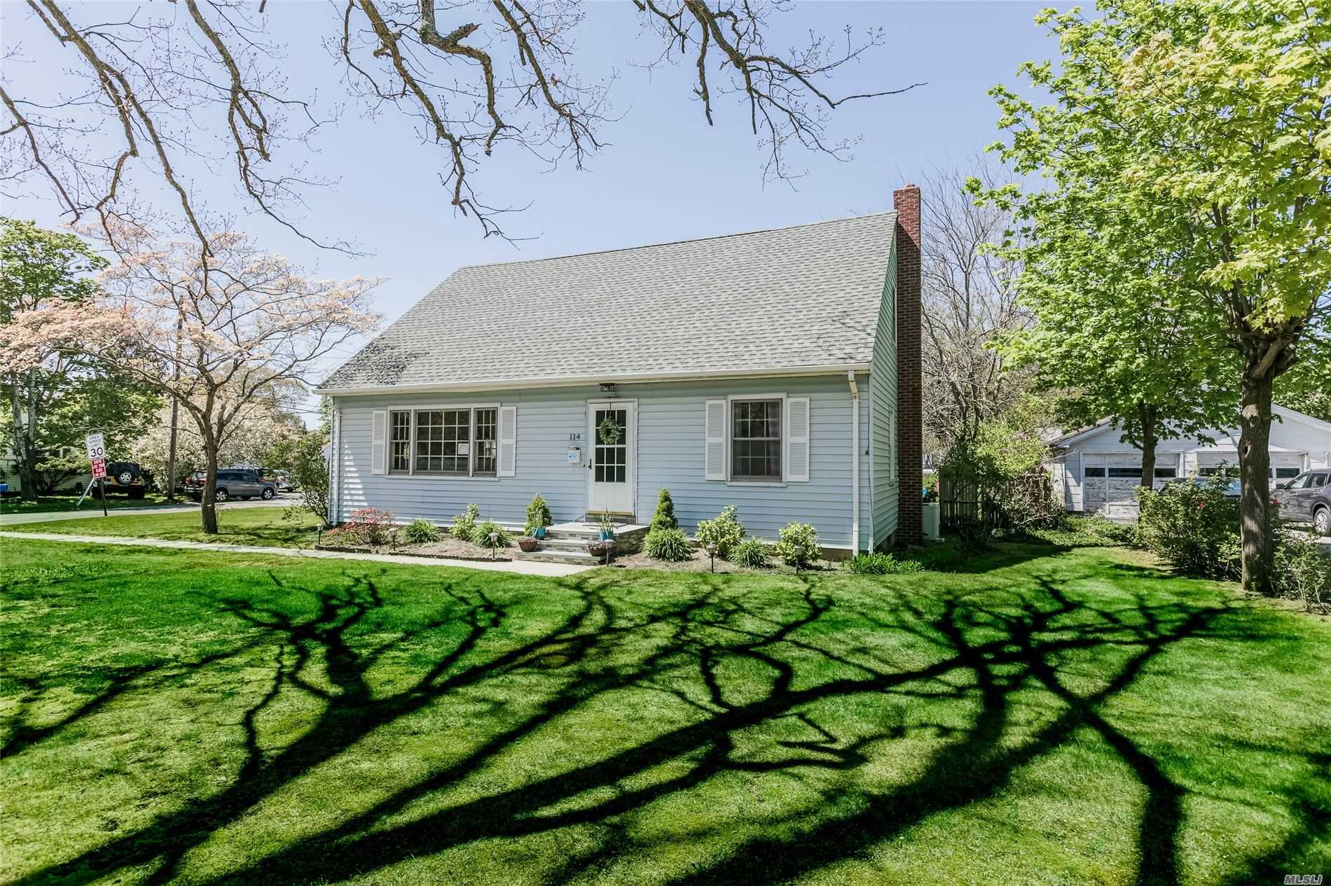 #1 photo, 114 Hubbard Avenue, Riverhead , NY 11901