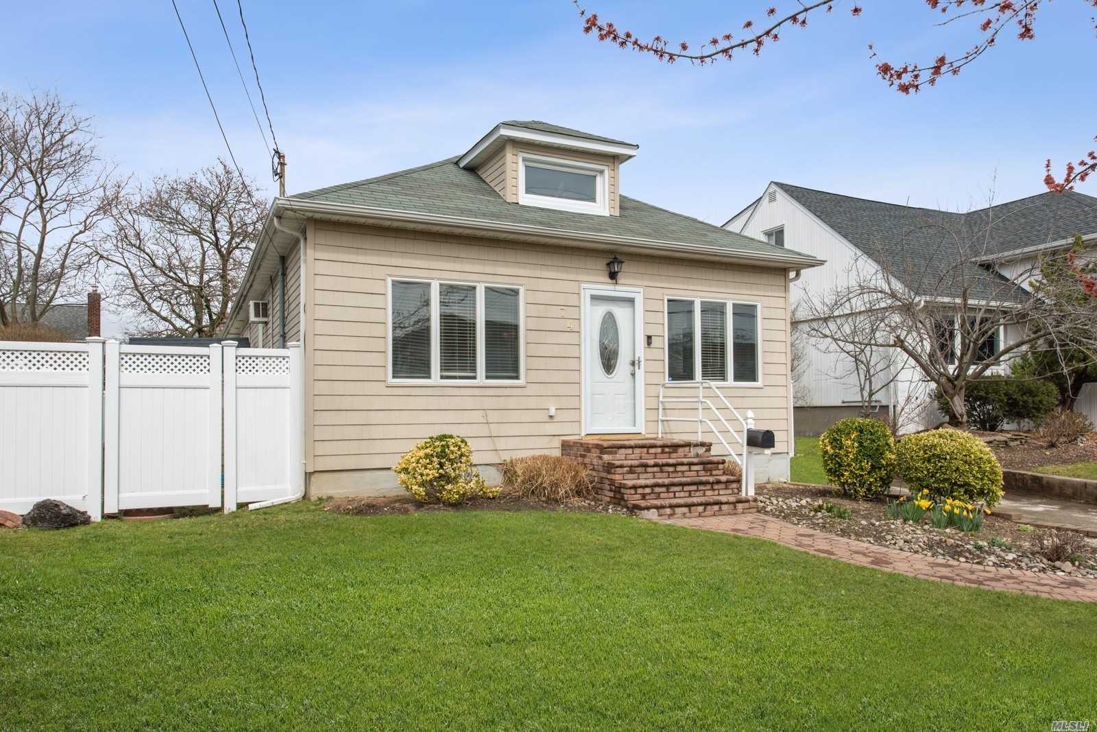 #1 photo, 74 W Henrietta Avenue, Oceanside , NY 11572