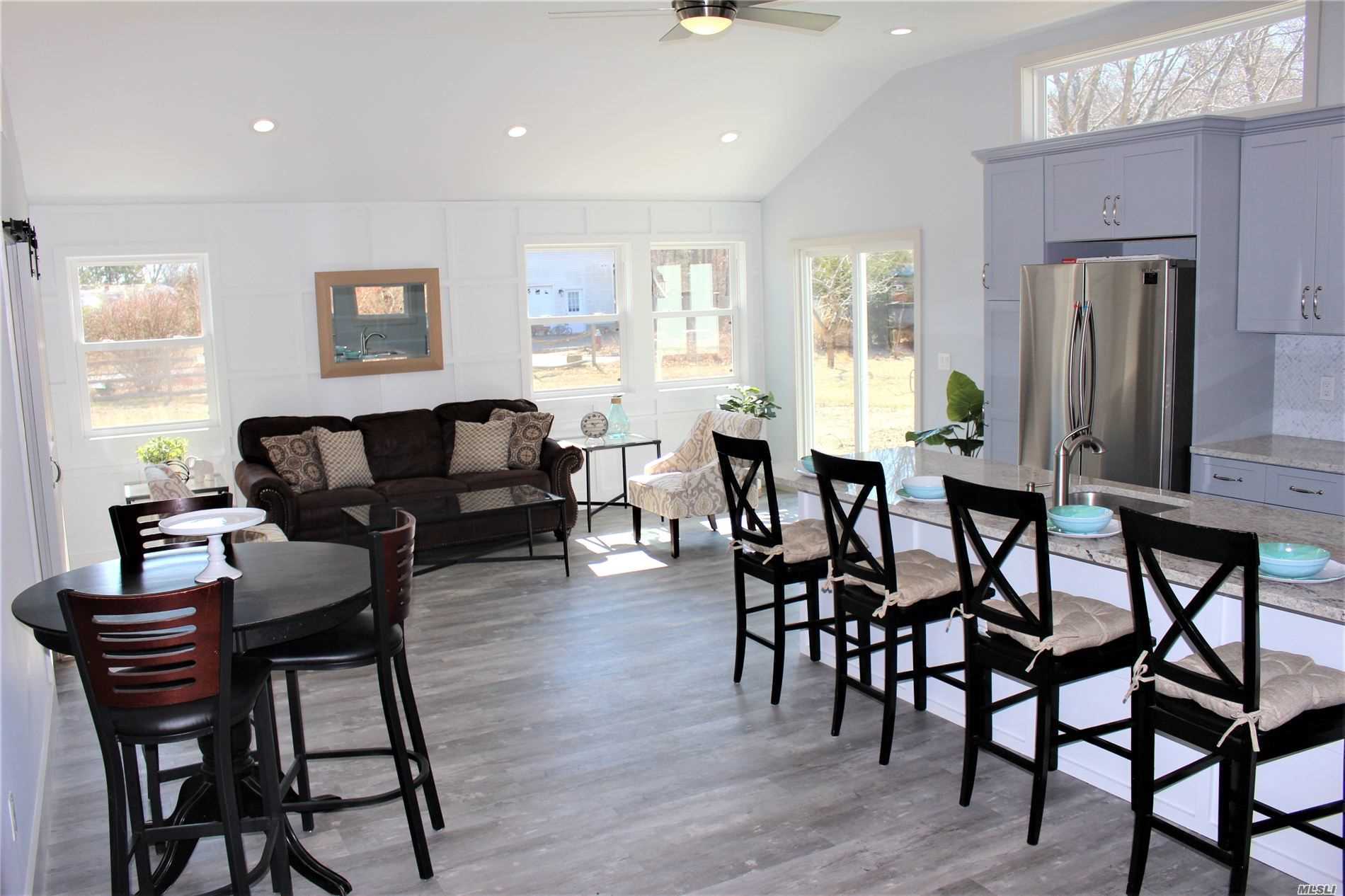 #1 photo, 170 Hedges Avenue, מחוז סאפוק East Patchogue , NY 11772