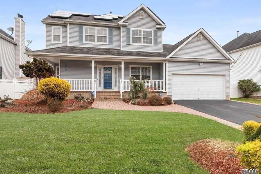 #1 photo, 15 Blueberry Ridge Drive, Holtsville , NY 11742