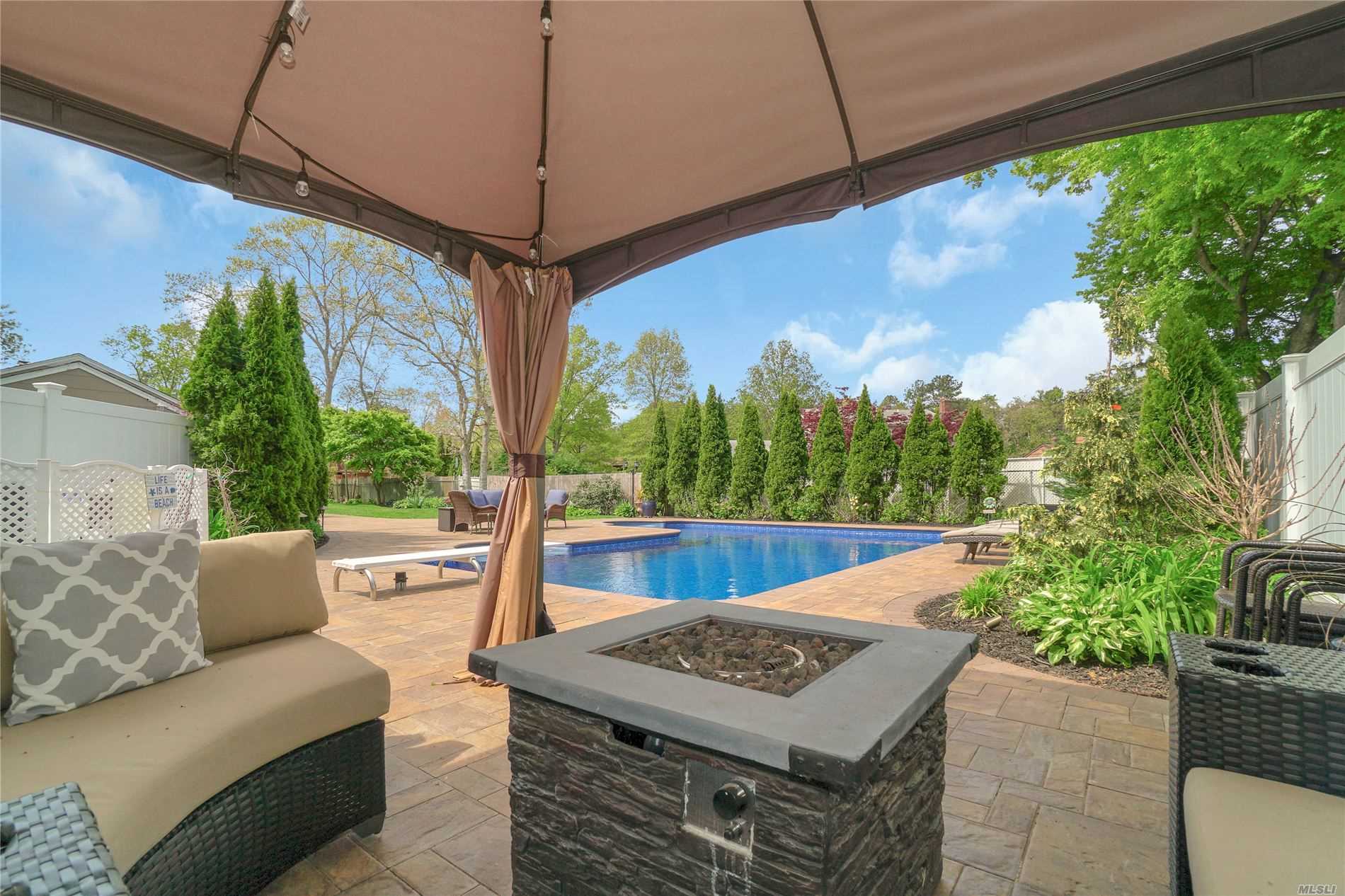 #1 photo, 40 Bauss Road, 东长岛 Nesconset , NY 11767